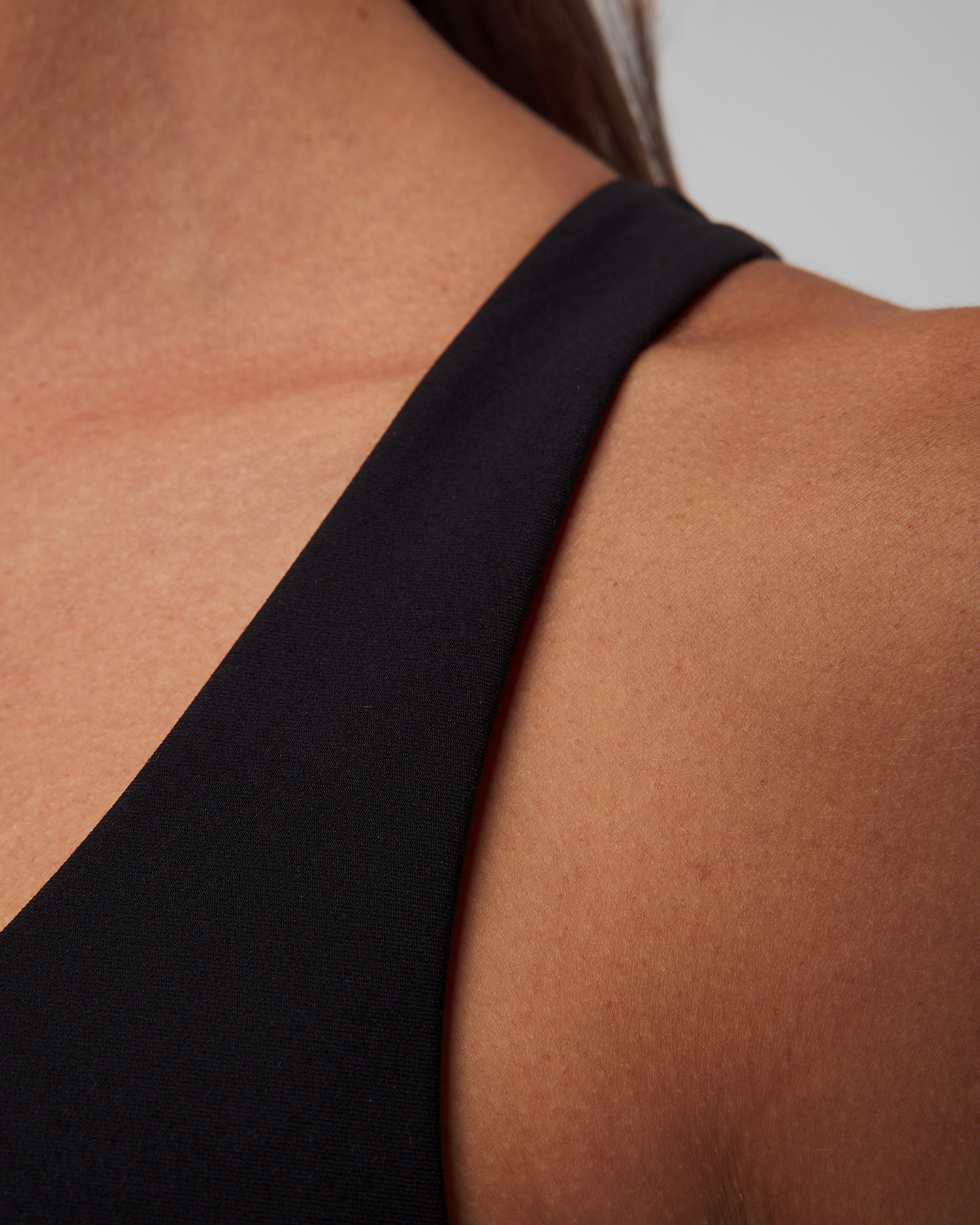 Dámska čierna športová podprsenka The Upside Peached Jade Bra