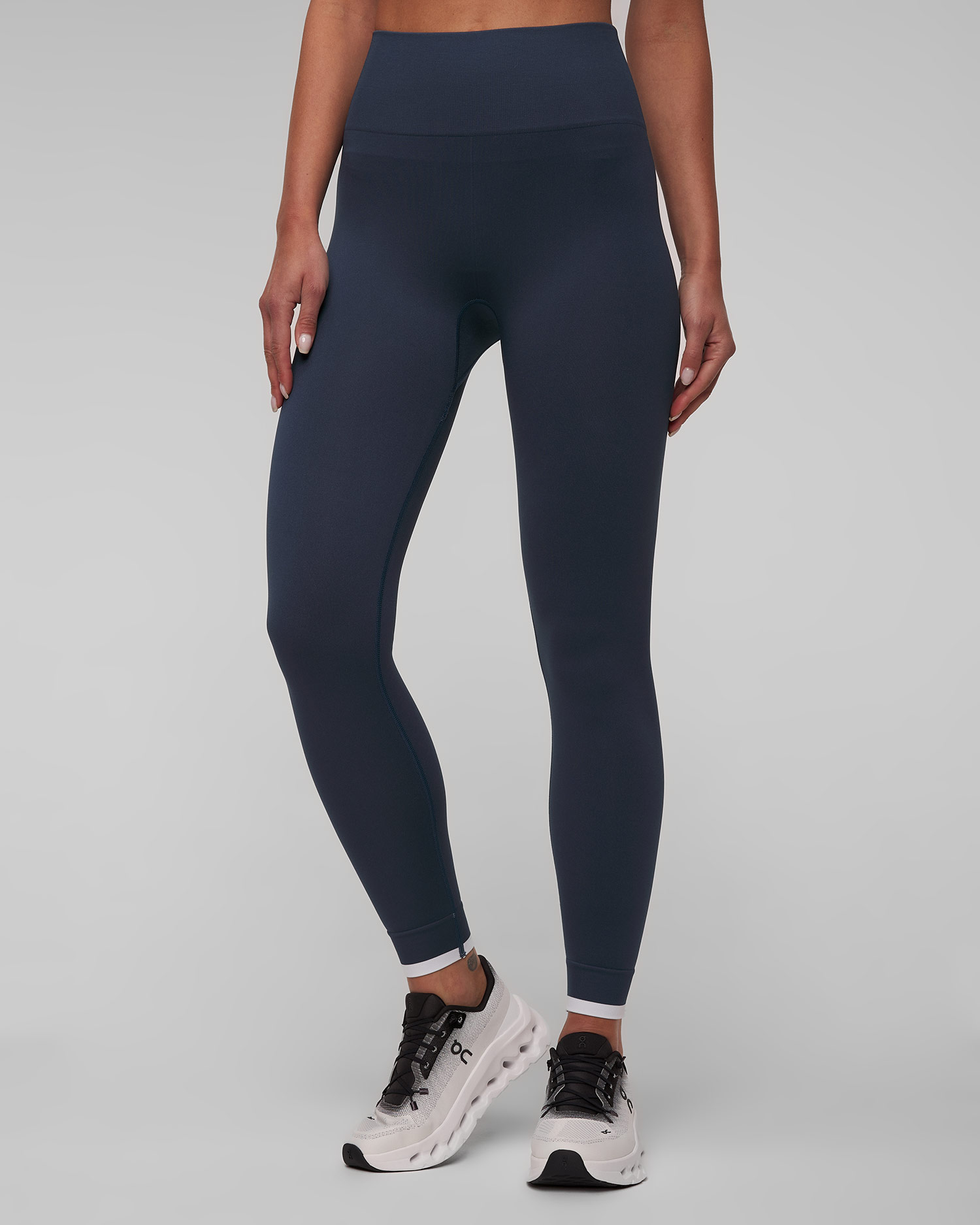 The Upside Form Seamless 25in Midi Pant Leggings für Damen in Blau