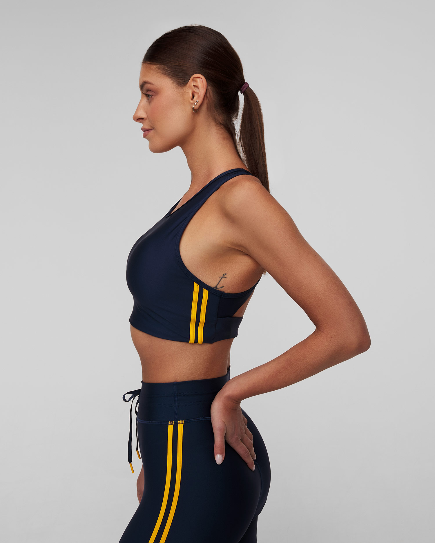 Dámska tmavomodrá športová podprsenka The Upside Oxford Nora Bra