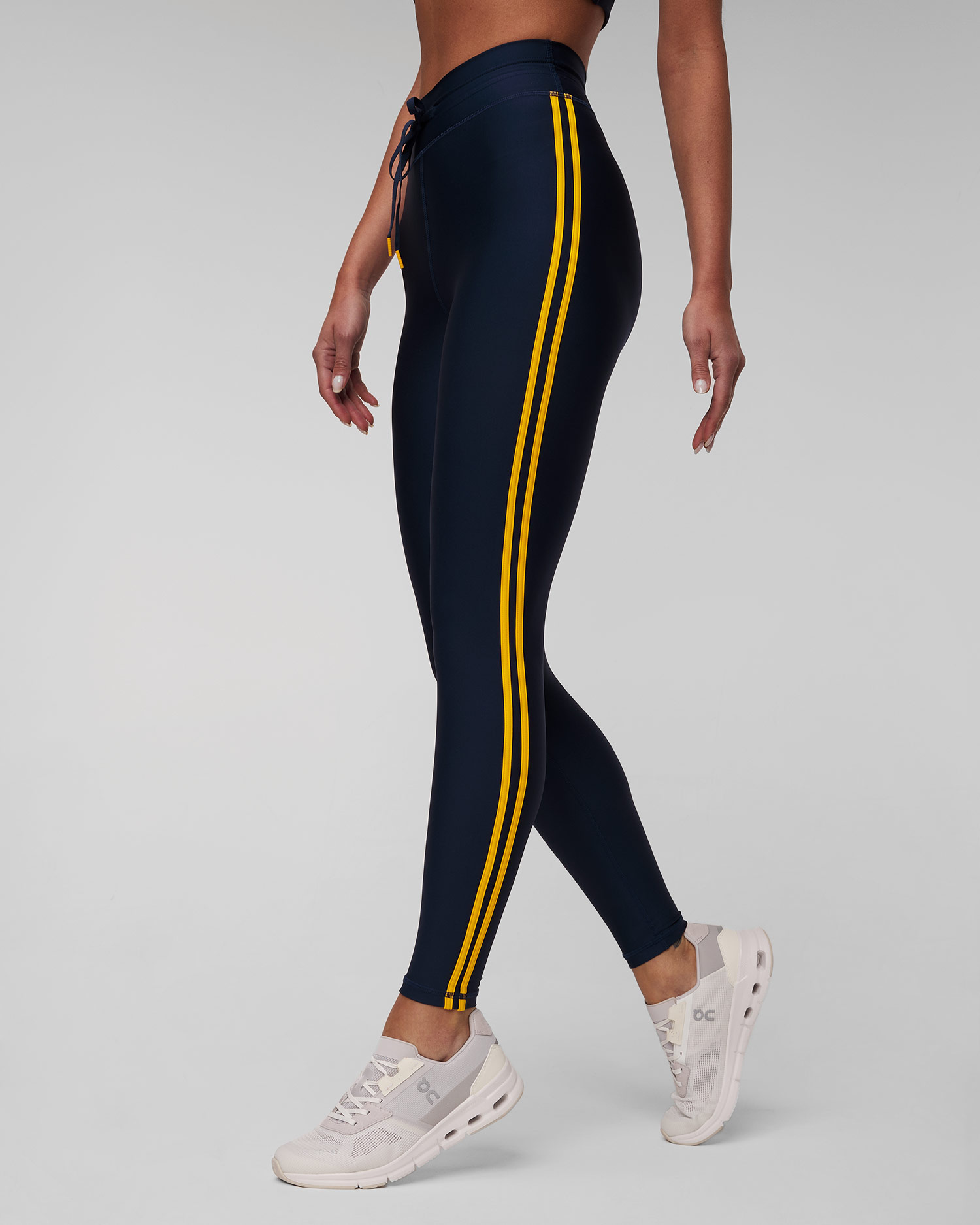 Pantalon bleu marine pour femmes The Upside Oxford 25in Midi Pant