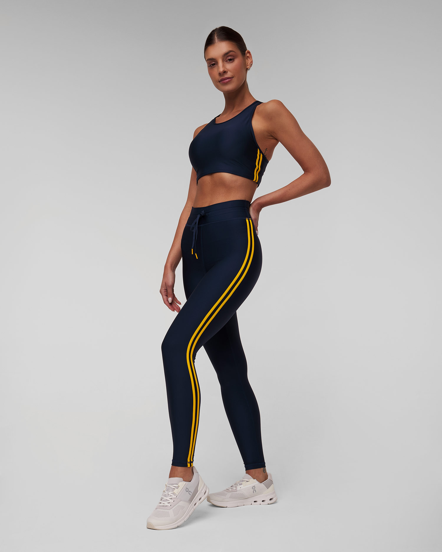 Dámske tmavomodré nohavice The Upside Oxford 25in Midi Pant