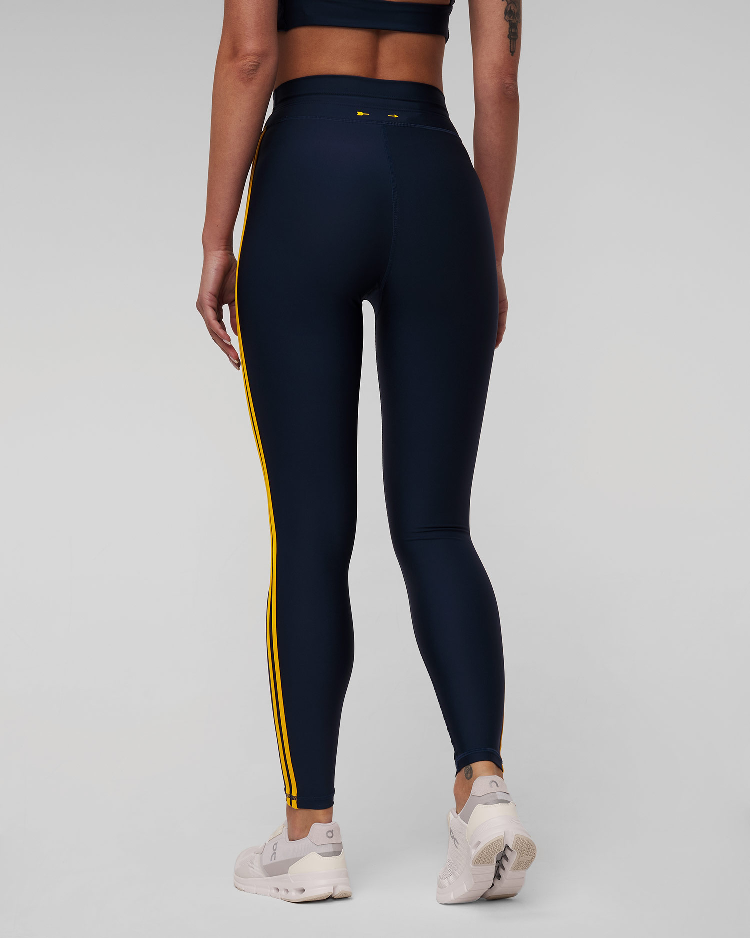 Pantalon bleu marine pour femmes The Upside Oxford 25in Midi Pant