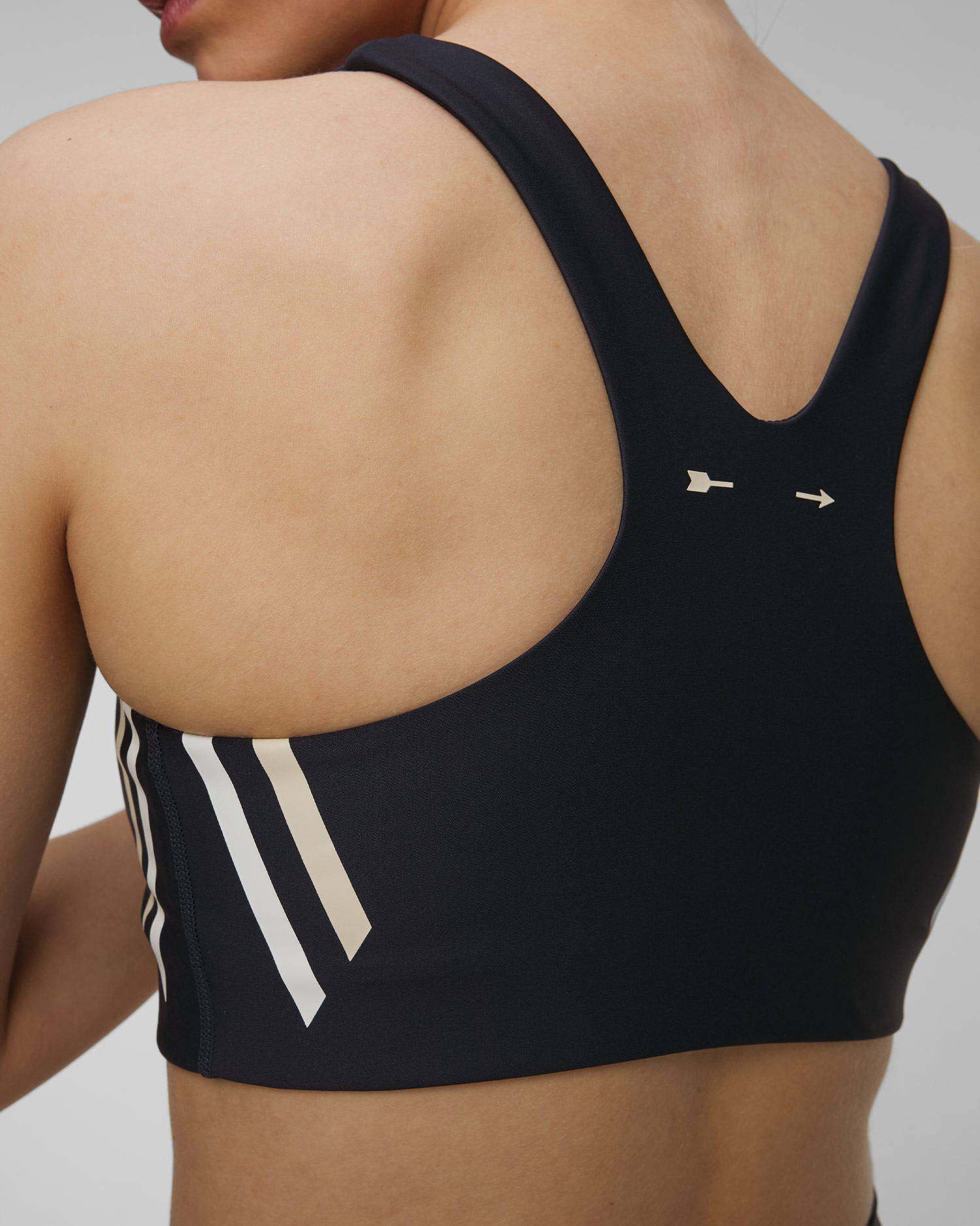 Dámska tmavomodrá športová podprsenka The Upside Cordoba Jade Racerback Bra