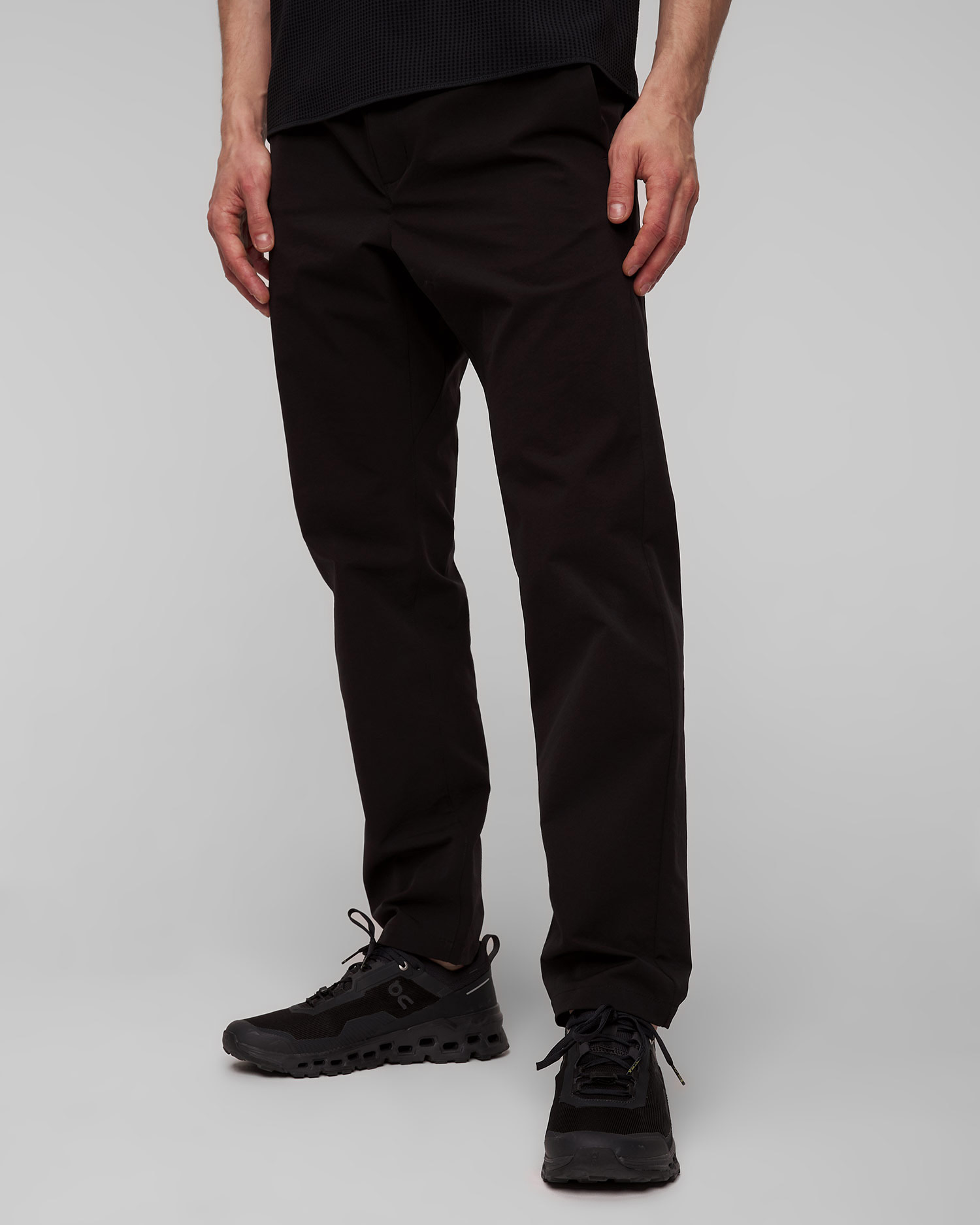Goldwin Slim Tapered Stretch Pants Herrenhose in Schwarz