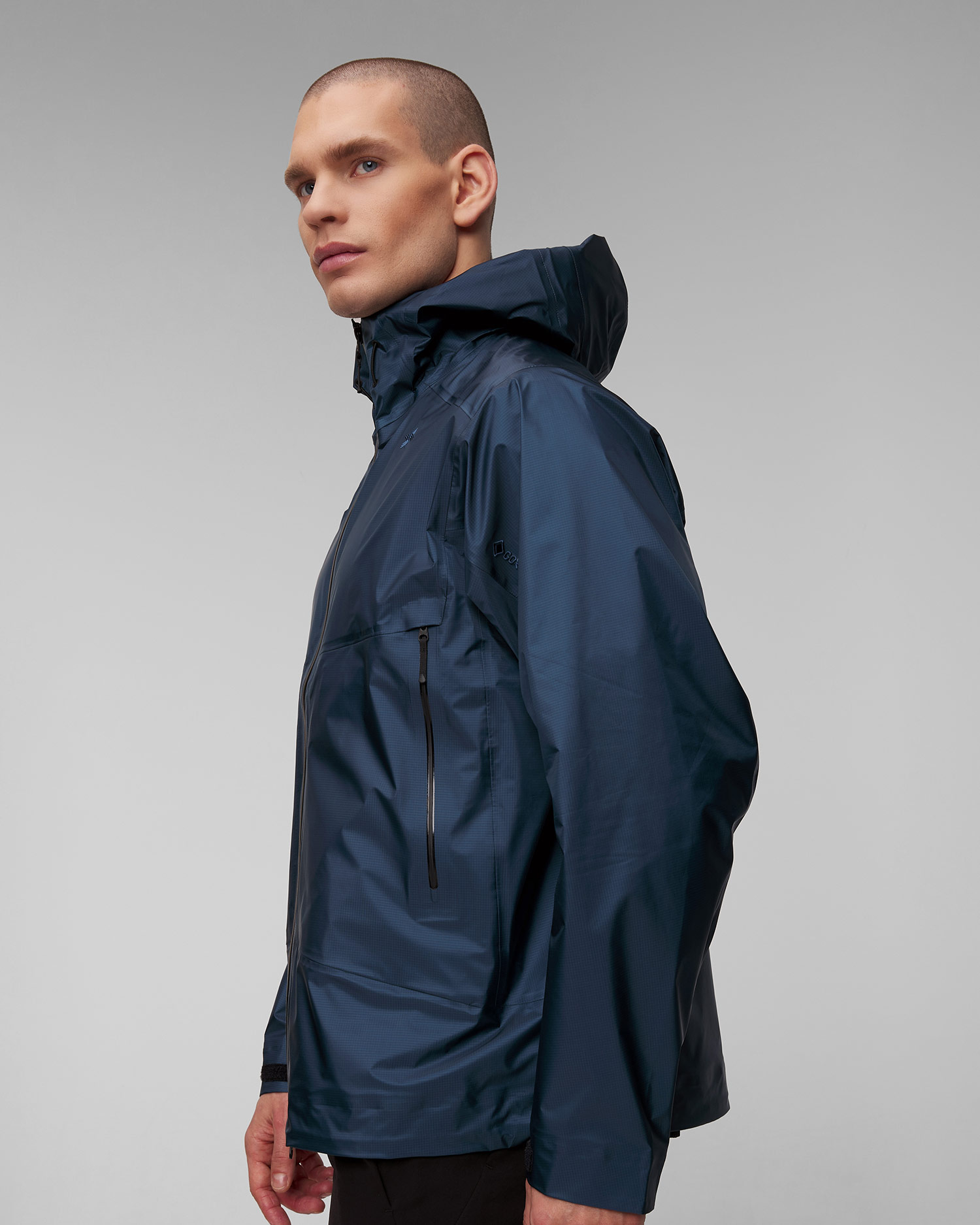 Pánska tmavomodrá vetrovka s membránou Goldwin GORE-TEX 3L Aqua Tect Jacket