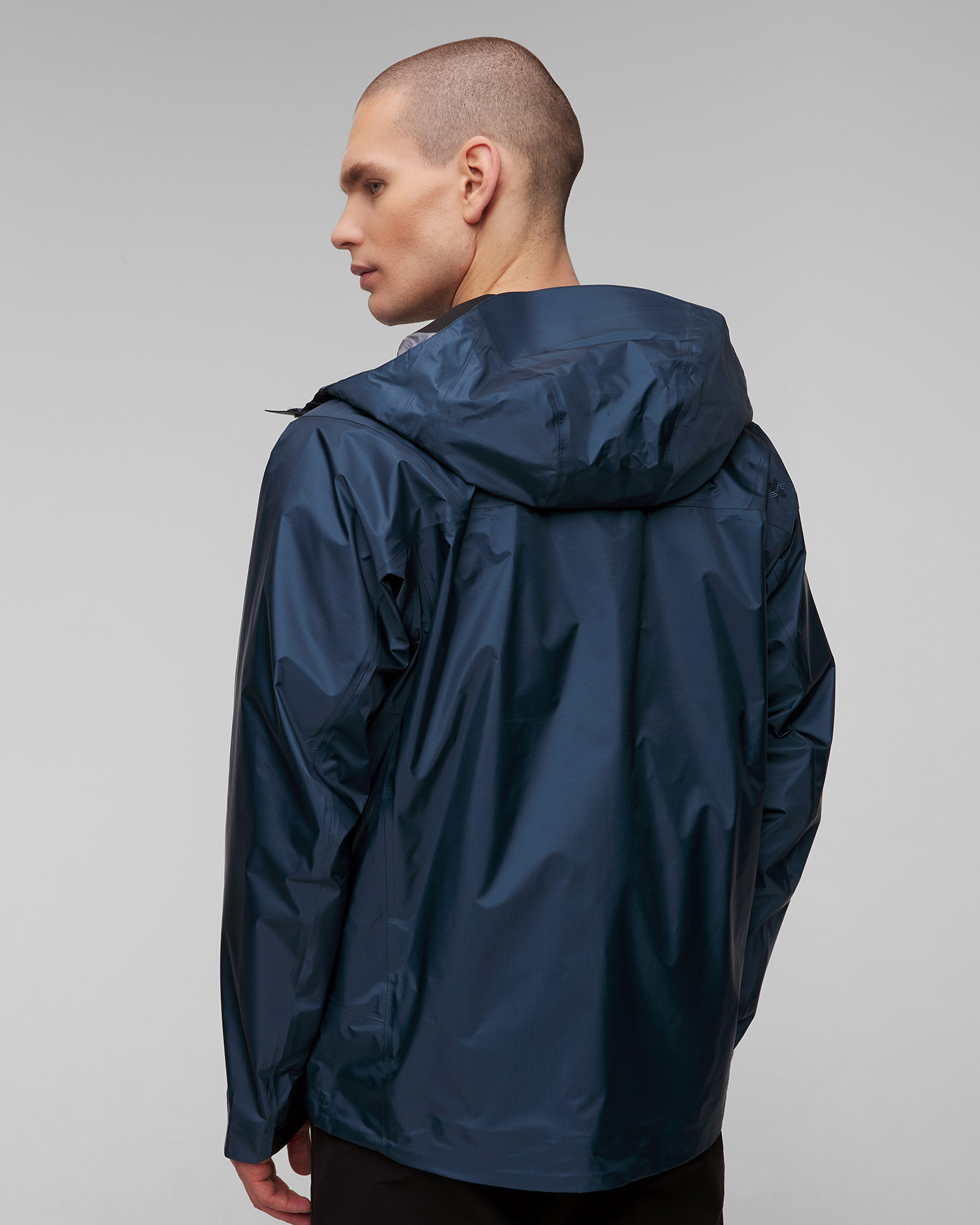 Pánska tmavomodrá vetrovka s membránou Goldwin GORE-TEX 3L Aqua Tect Jacket