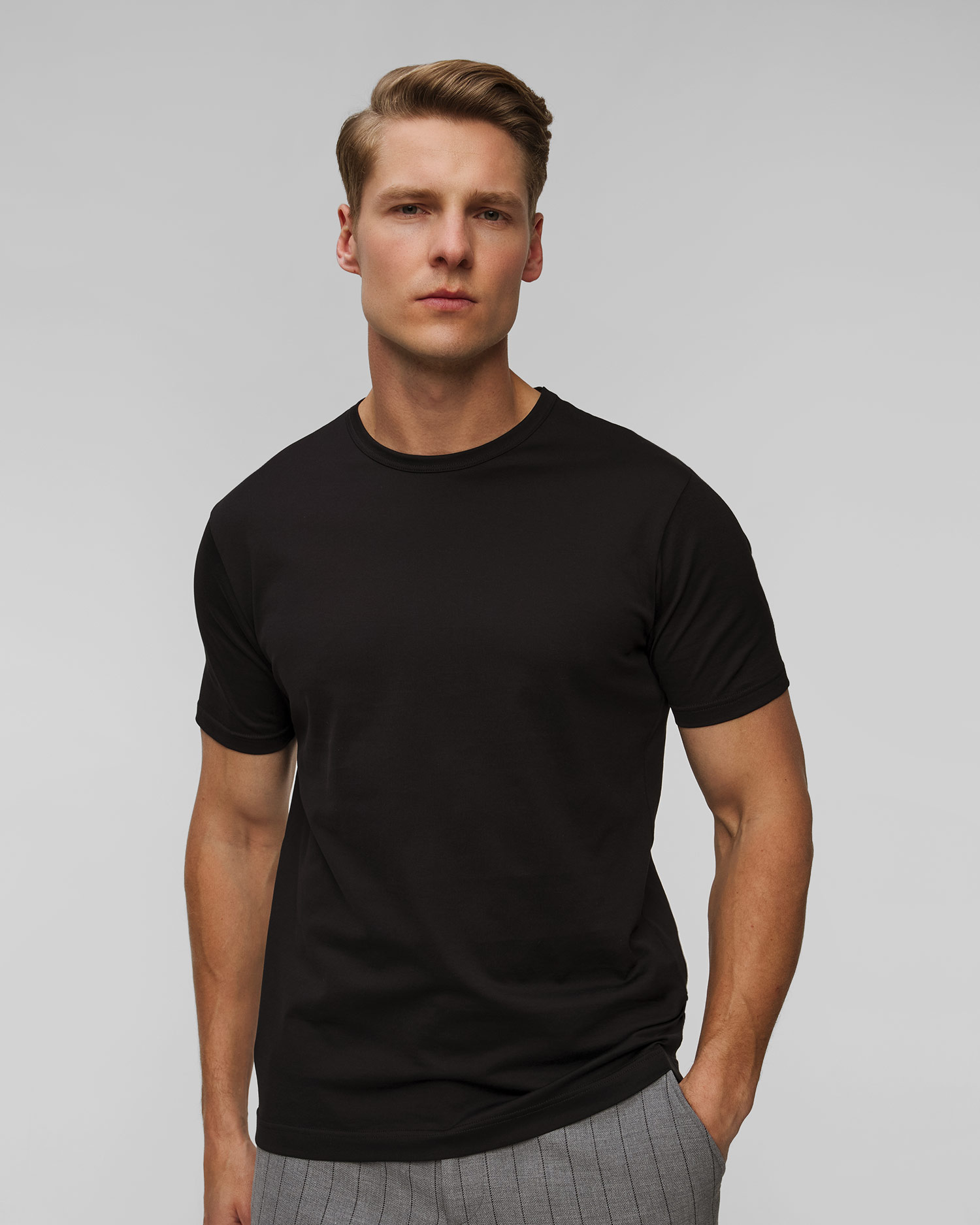 T-shirt noir pour hommes Sunspel