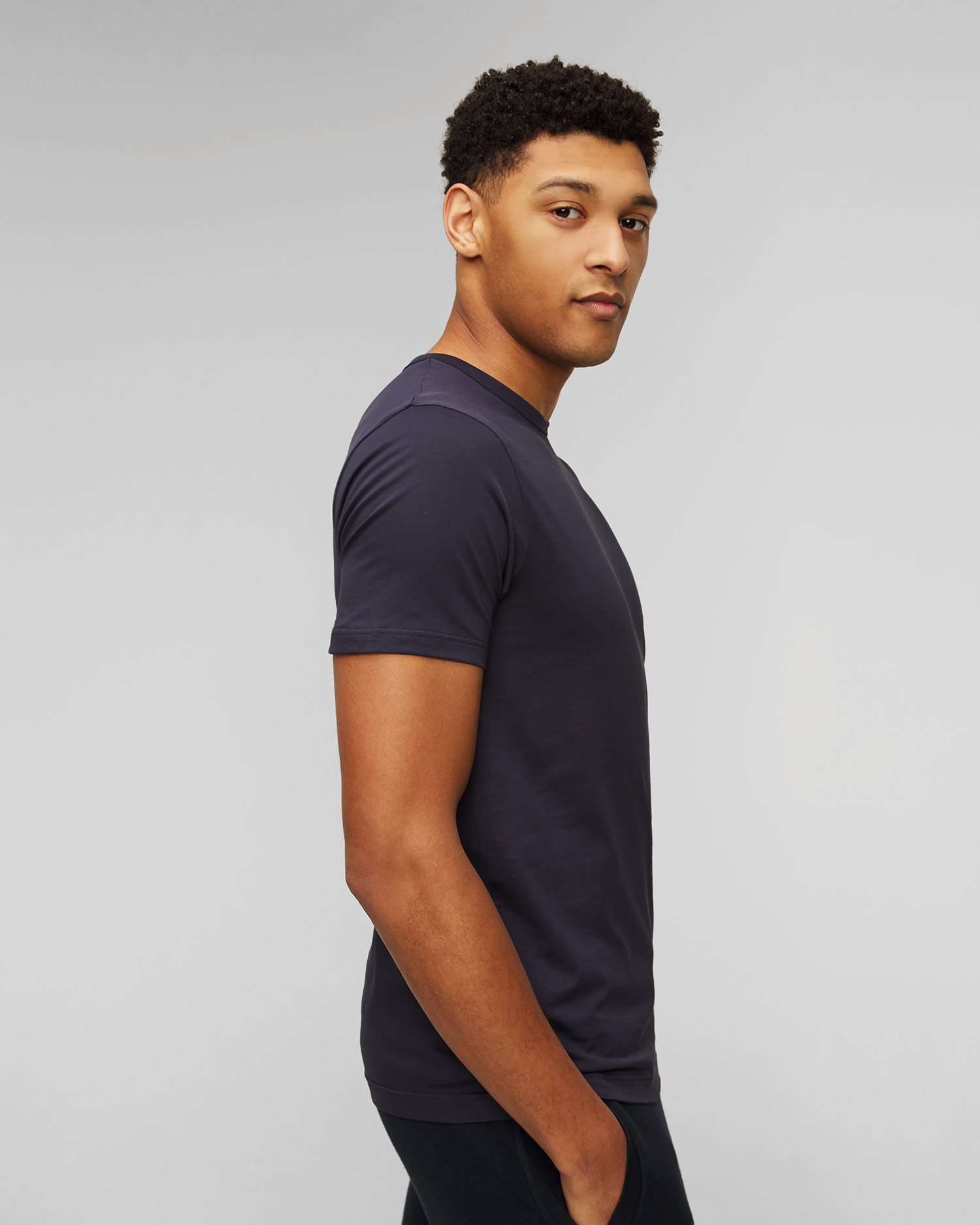 T-shirt bleu marine pour hommes Sunspel 