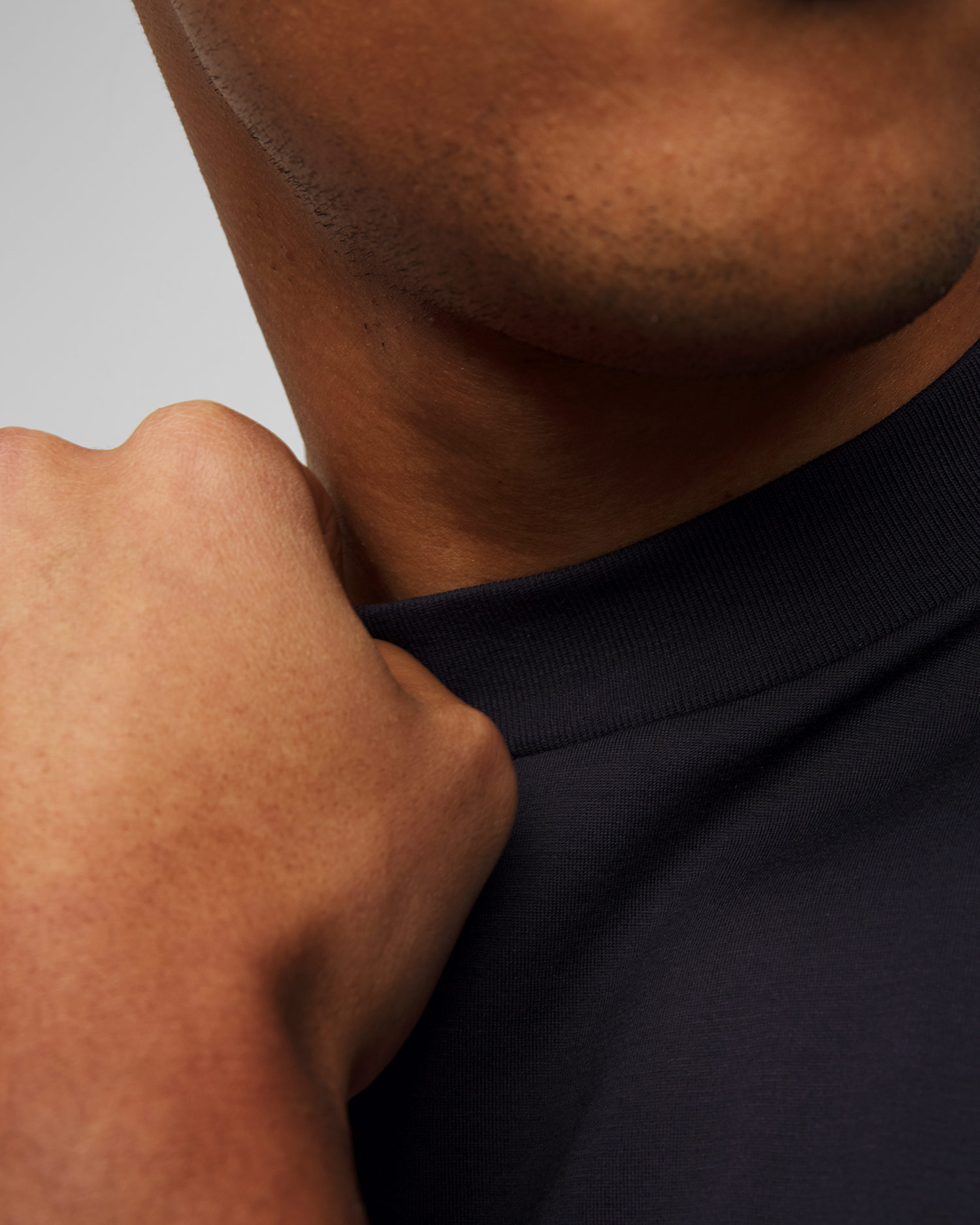 T-shirt bleu marine pour hommes Sunspel 