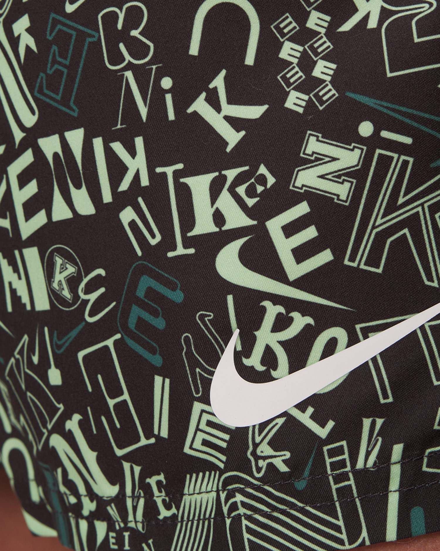 Pánske zelené plavecké šortky Nike Nike Blender 7"
