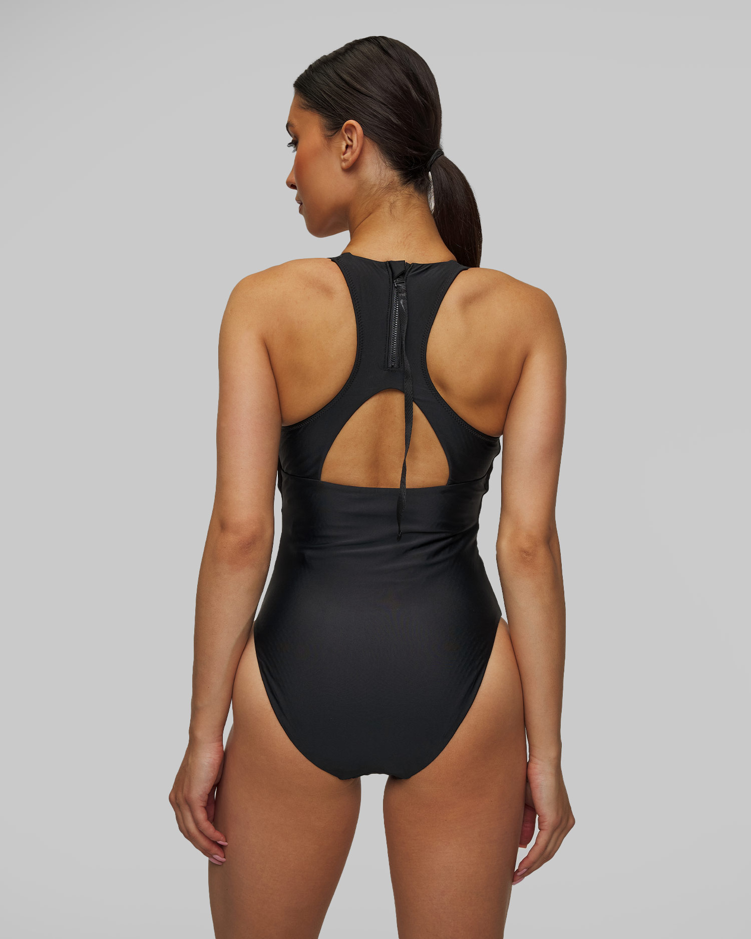 Dámske čierne jednodielne plavky Nike Swim Fitness Nike Hydralock Fusion Long Sleeve Zip Top