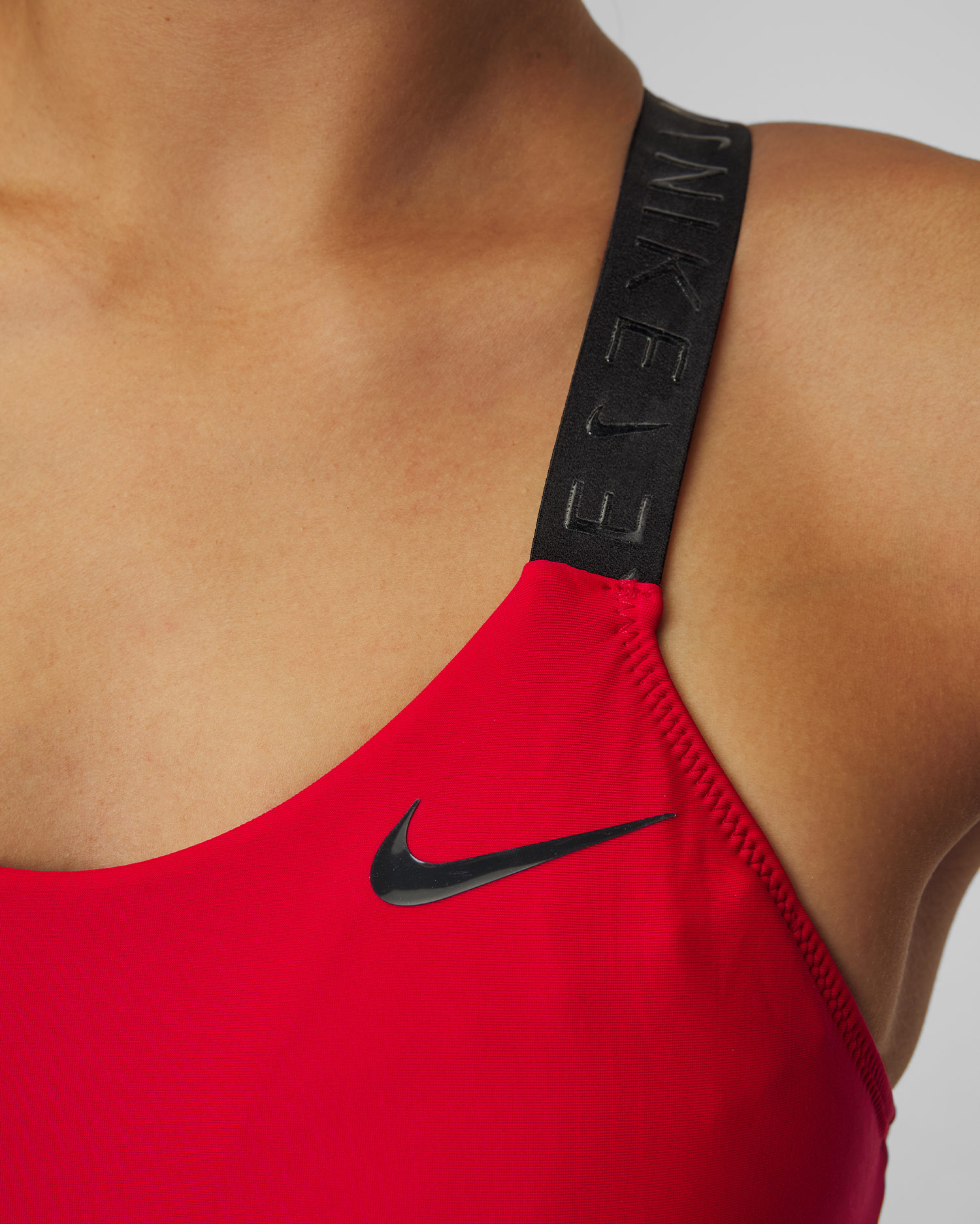 Dámske červené jednodielne plavky Nike Swim Fitness Nike Hydralock Fusion Long Sleeve Zip Top