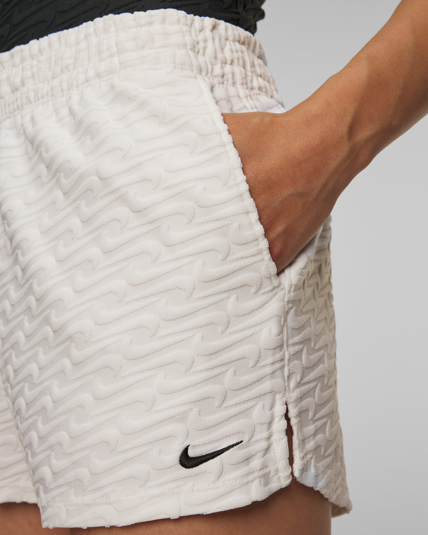 Białe szorty kąpielowe damskie Nike Swim Cover-Ups Nike Swoosh Link Terry Short