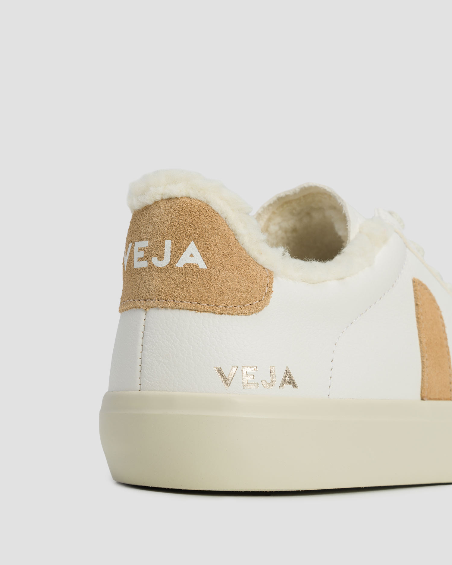 Women's insulated sneakers Veja Campo white