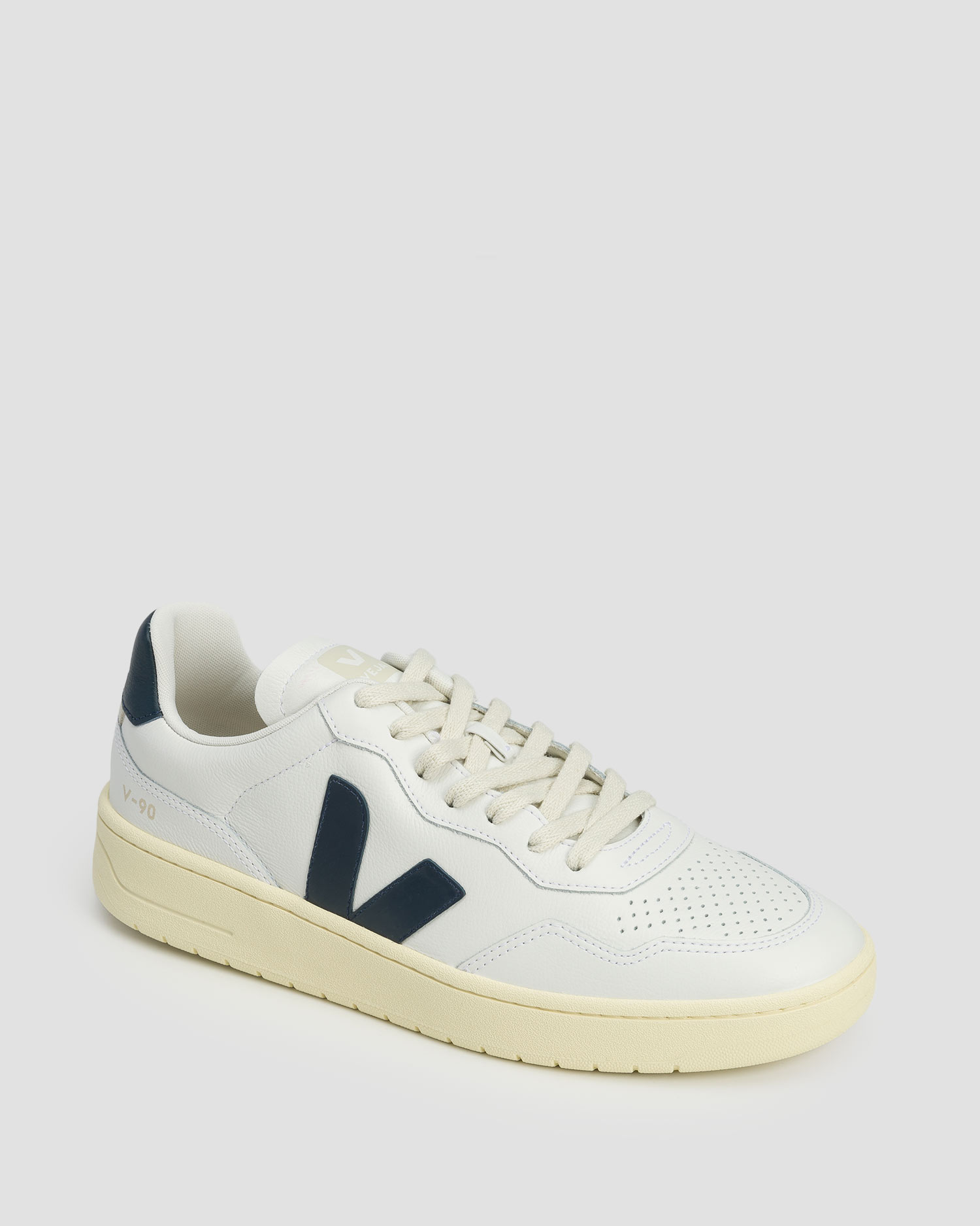 Chaussures en cuir blanches pour hommes Veja V-90 