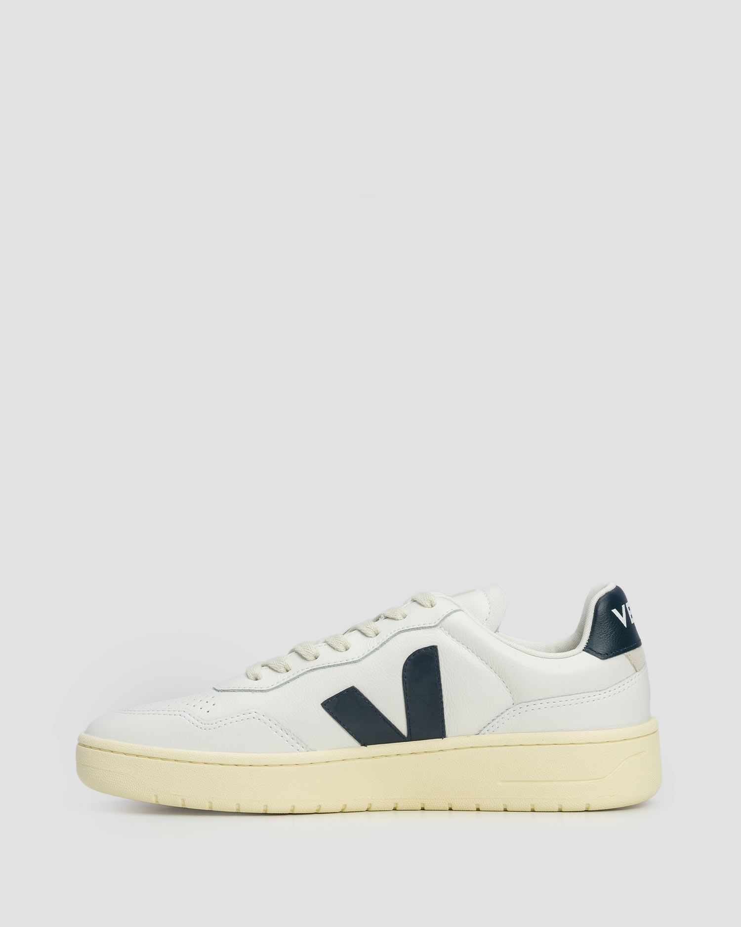 Chaussures en cuir blanches pour hommes Veja V-90 
