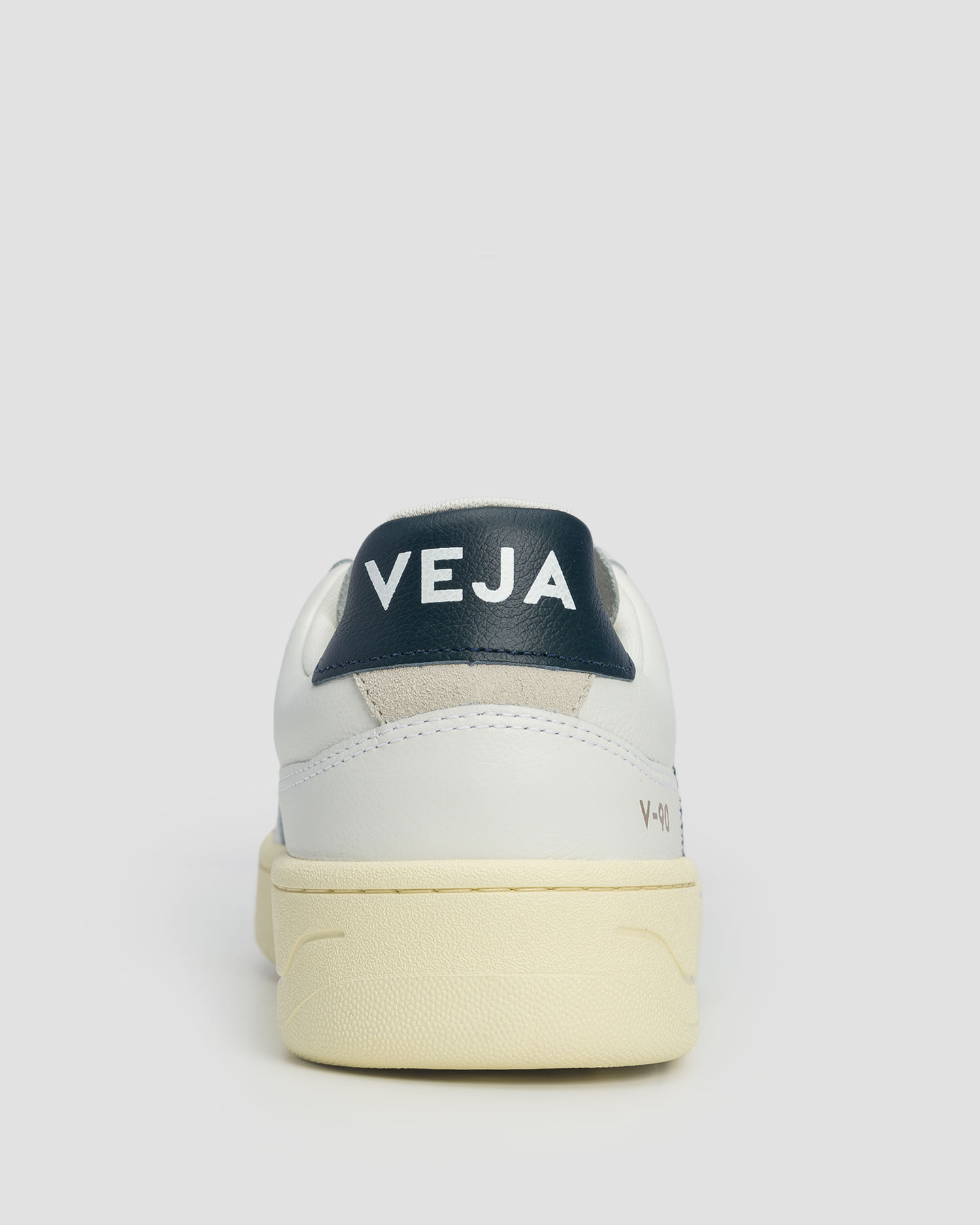 Chaussures en cuir blanches pour hommes Veja V-90 