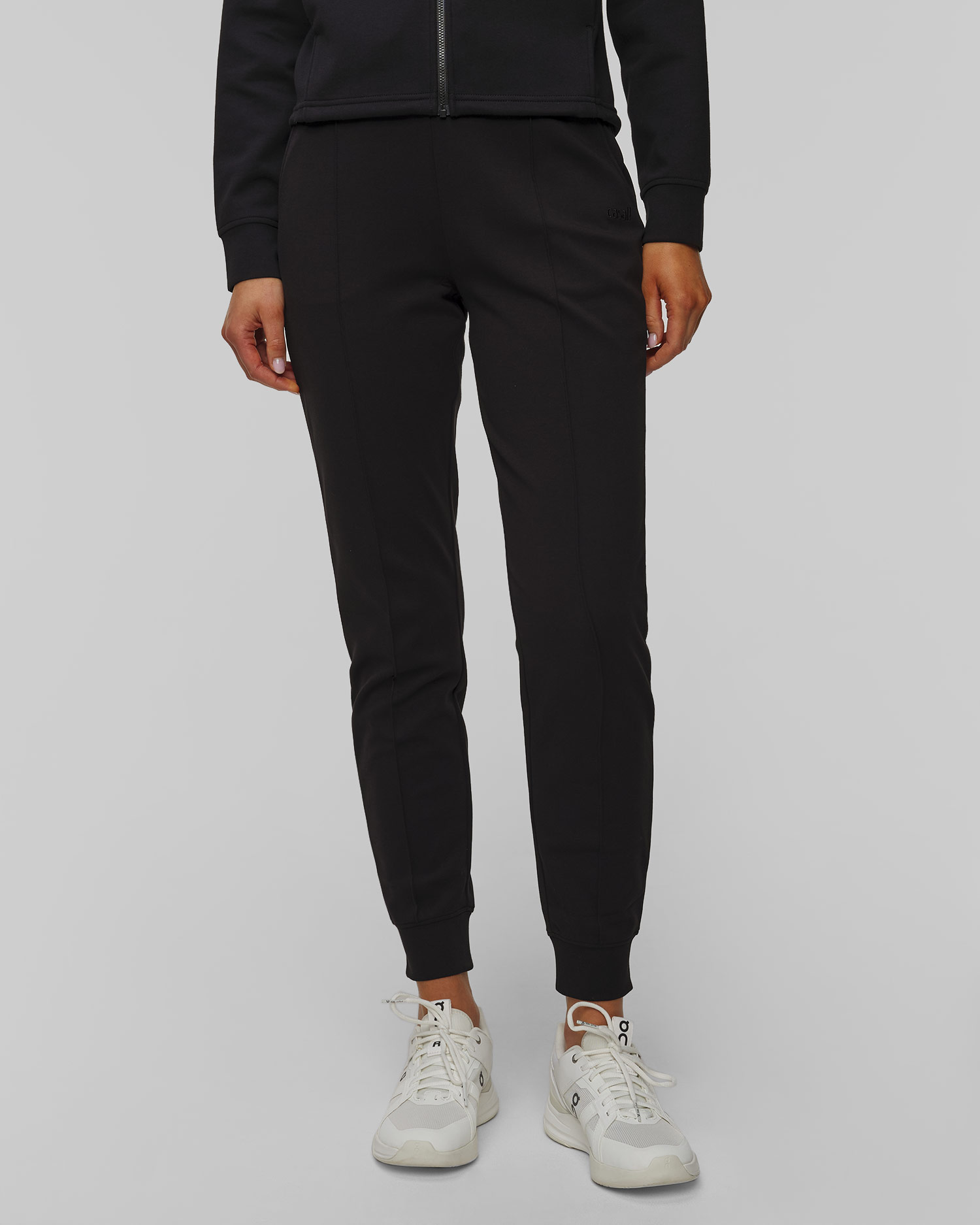 Pantaloni da donna Casall Aria Joggers neri