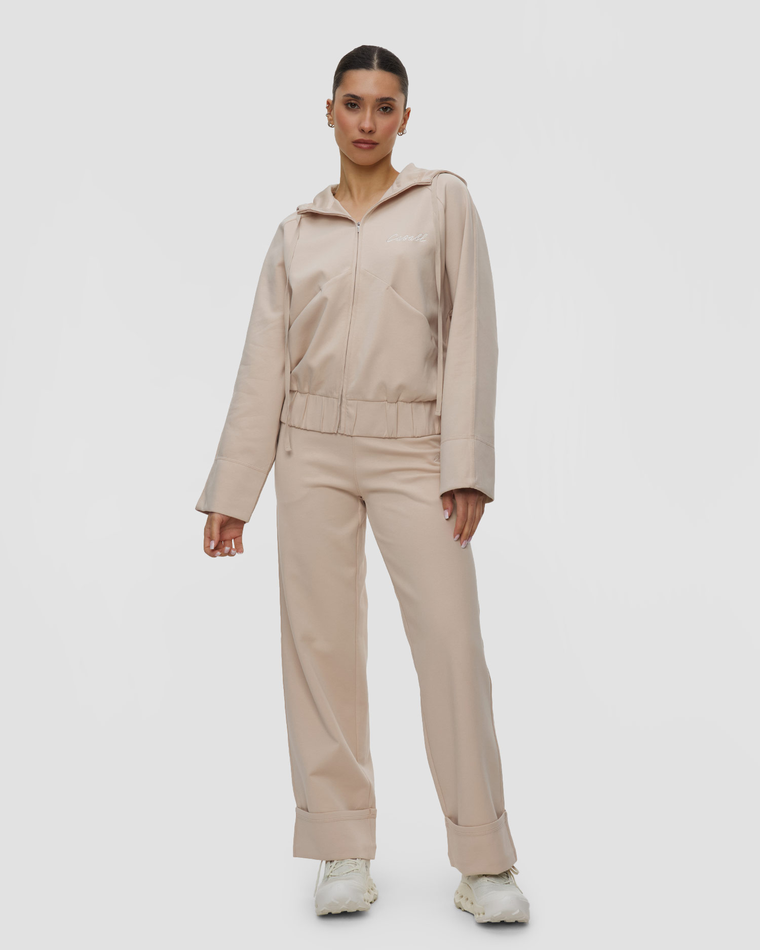 Casall Aria Turn Up Straight Jogger Damen-Jogginghose in Beige