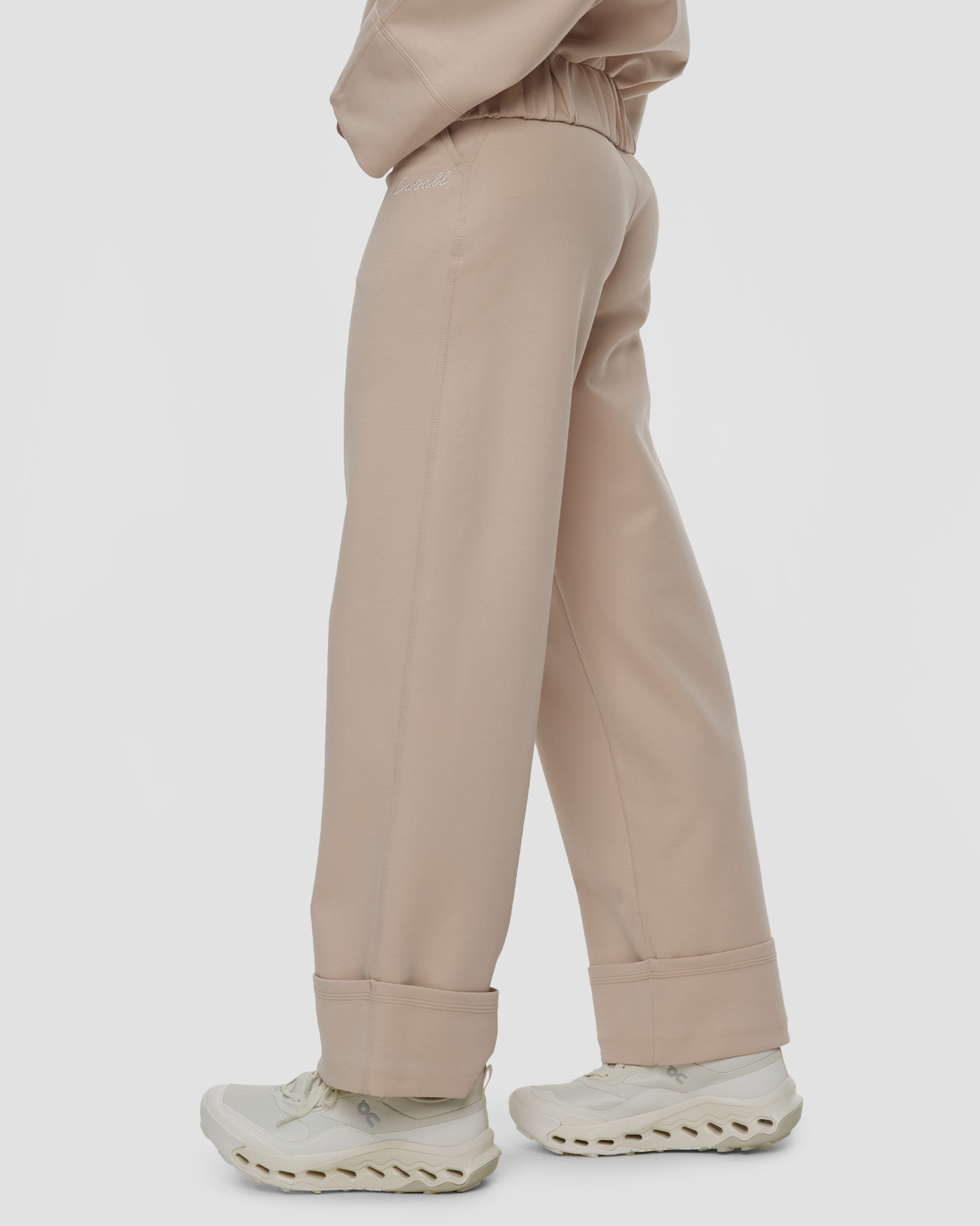 Casall Aria Turn Up Straight Jogger Damen-Jogginghose in Beige