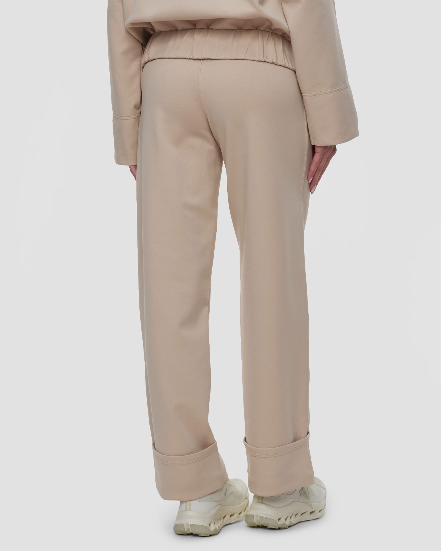 Casall Aria Turn Up Straight Jogger Damen-Jogginghose in Beige