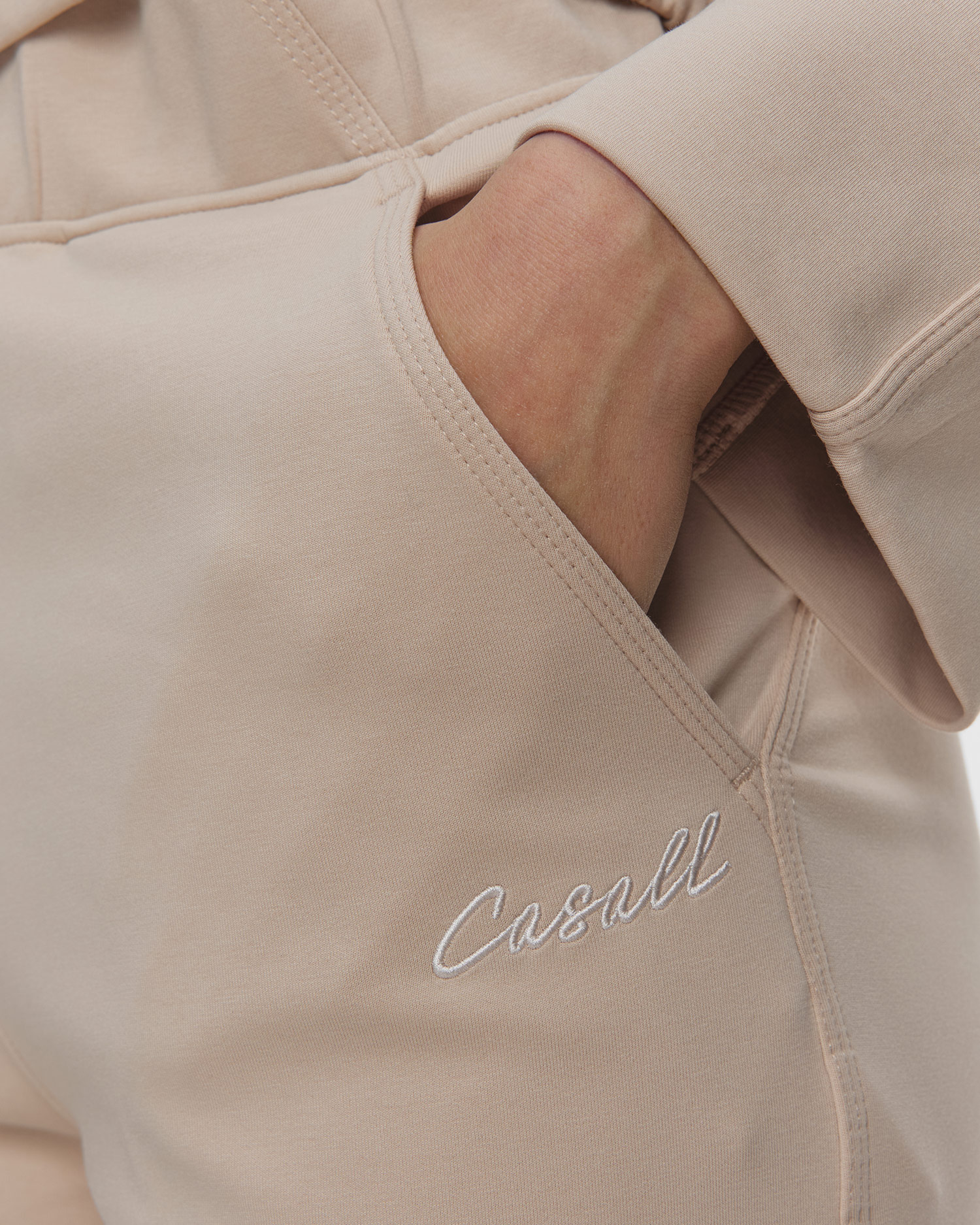 Casall Aria Turn Up Straight Jogger Damen-Jogginghose in Beige