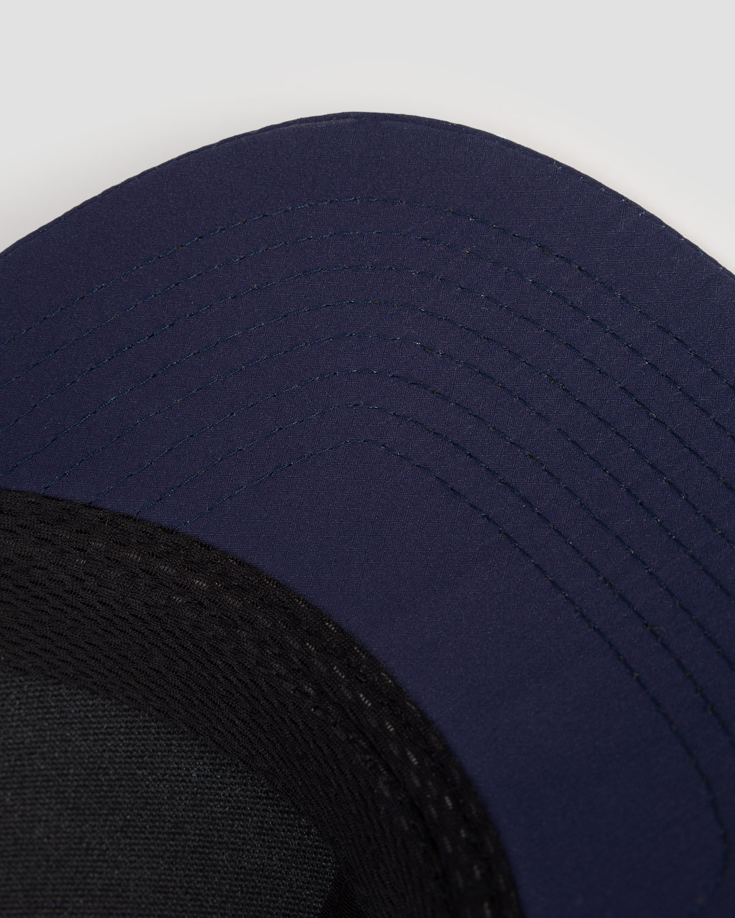 Tmavomodrá šiltovka Varsity Active Tech