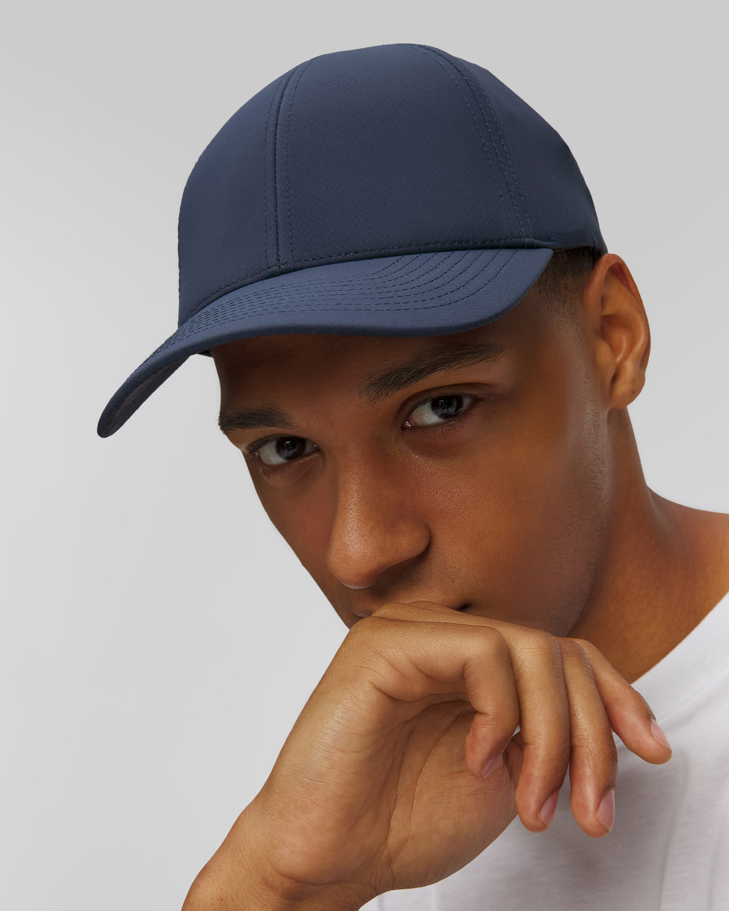 Tmavě modrá kšiltovka Varsity Active Tech