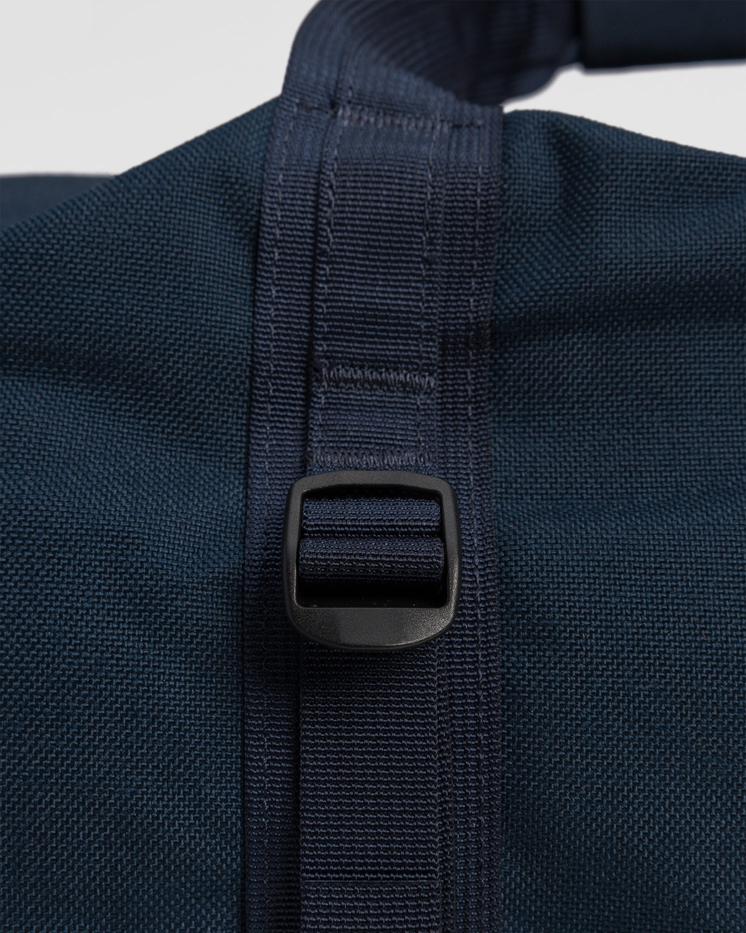 Tmavomodrá cestovná taška 2v1 Bach Dr. Duffel 40