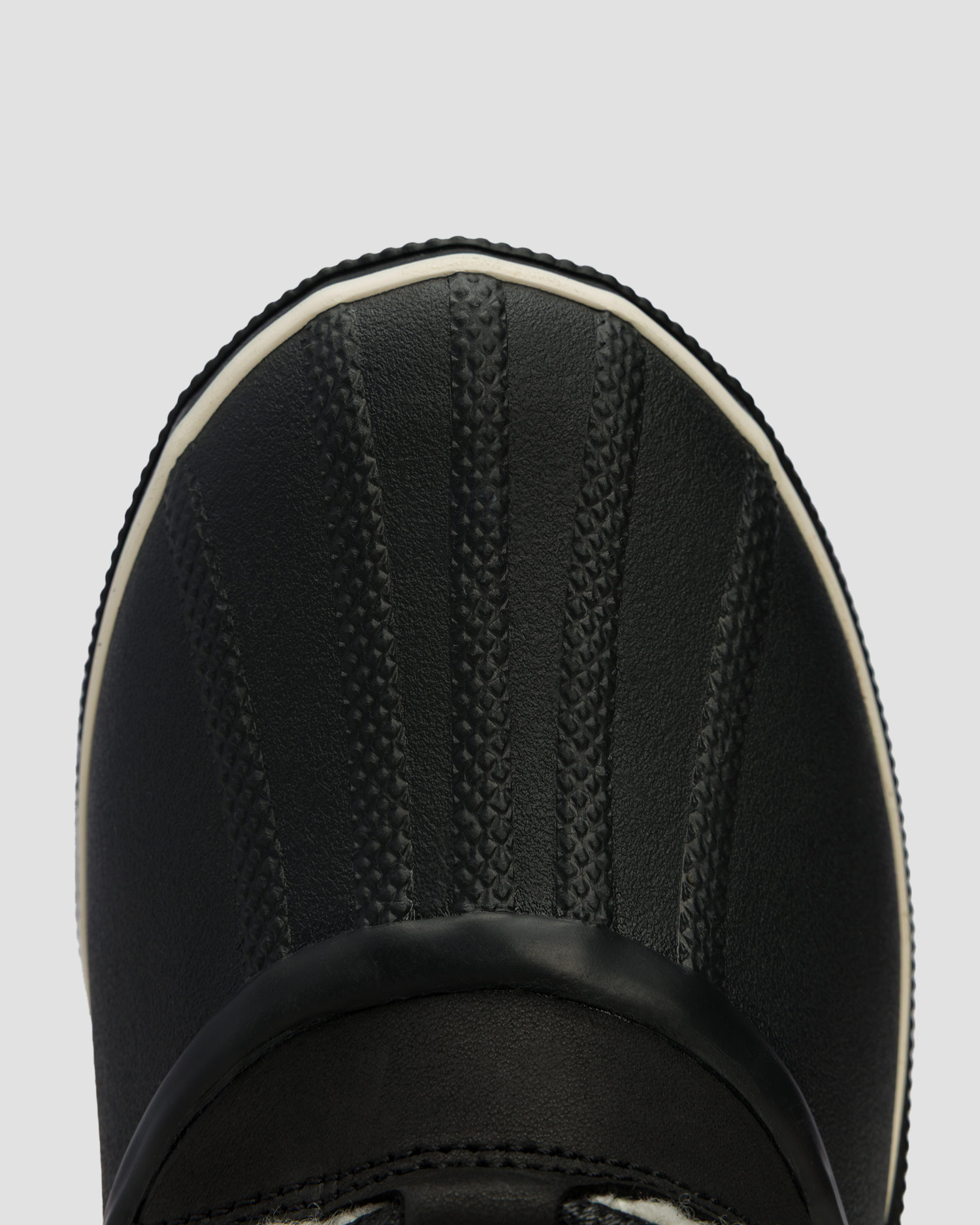 Śniegowce damskie Sorel Out N About™ Iv Chillz Wp czarne