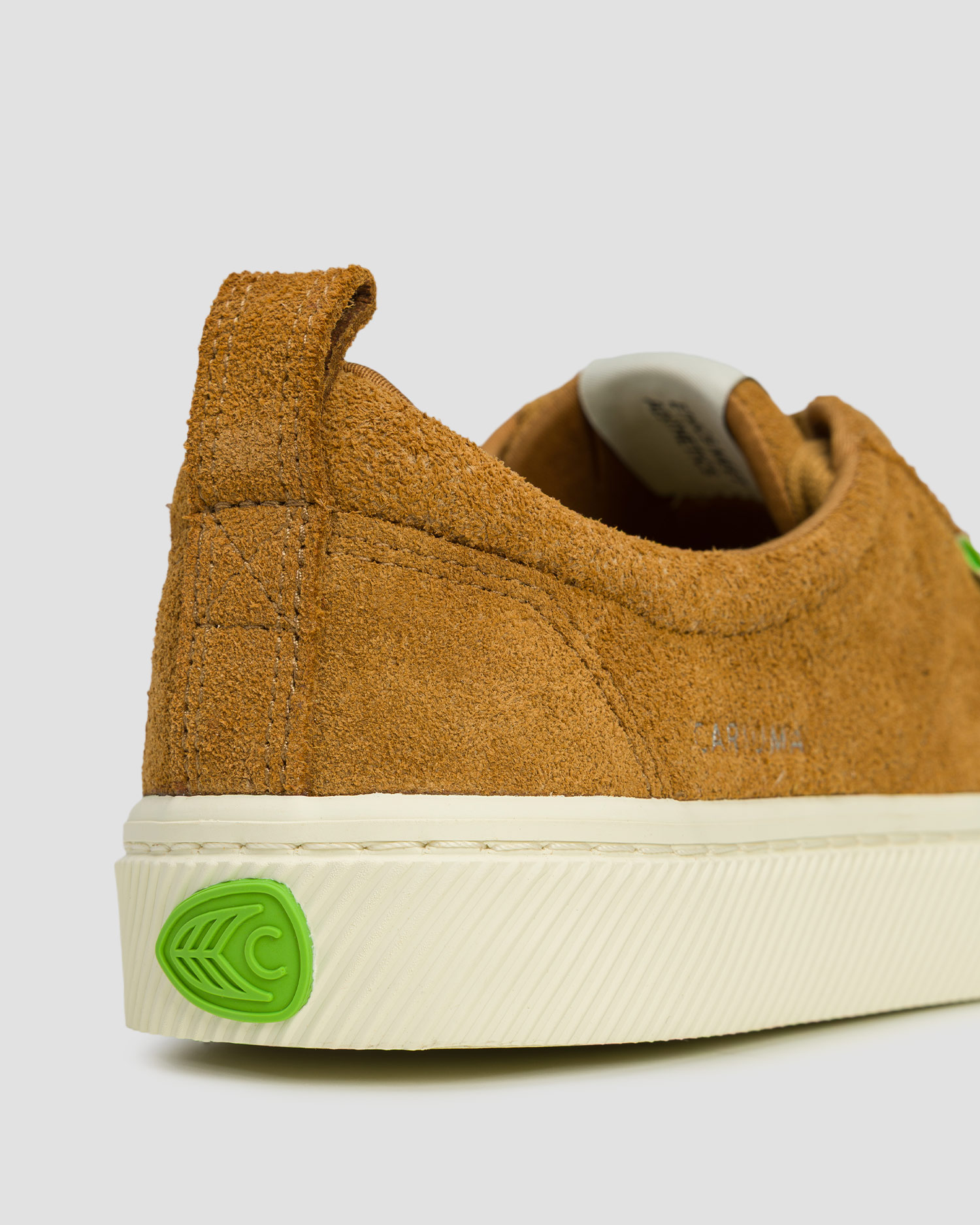 Kožené semišové trampky Cariuma OCA Suede Camel