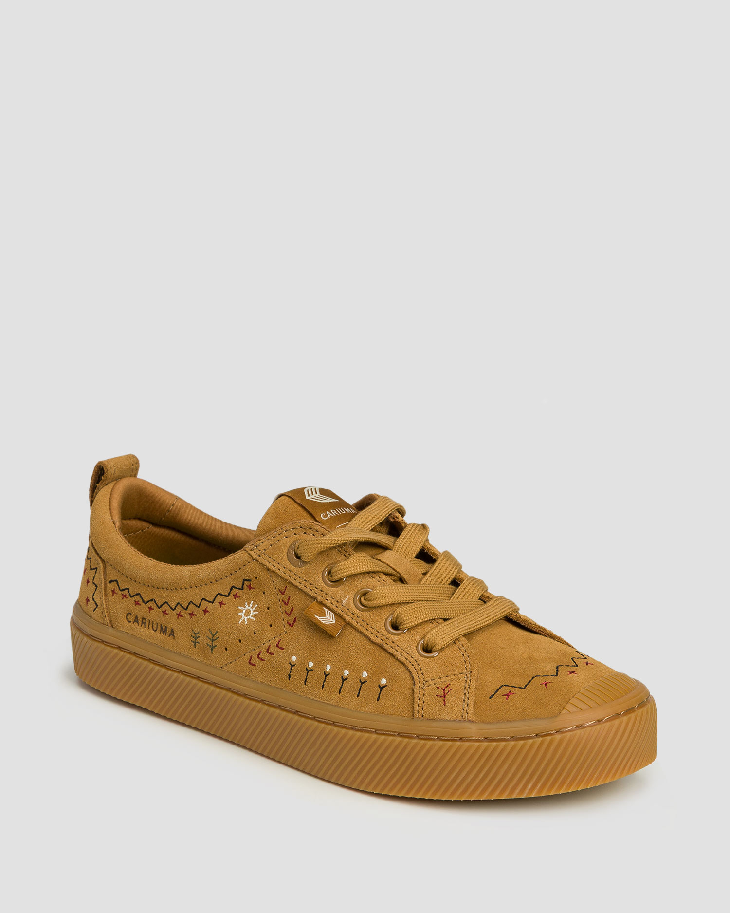 Baskets en cuir Cariuma OCA Suede Embroidered All Camel