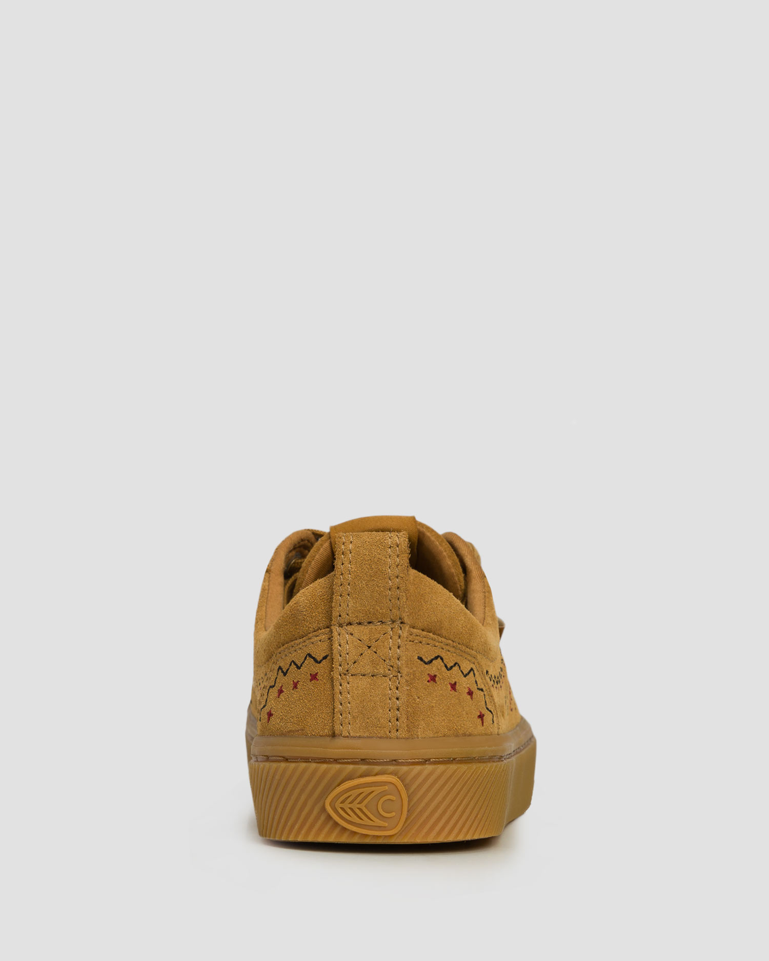 Semišové trampky Cariuma OCA Suede Embroidered All Camel