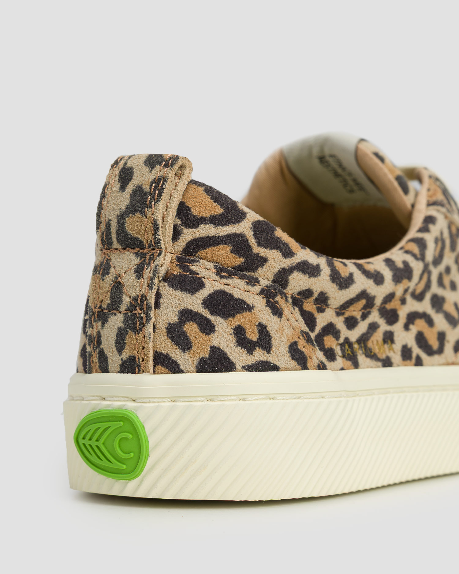 Adidași din piele de căprioară pentru femei Cariuma OCA Low Leopard Print Suede