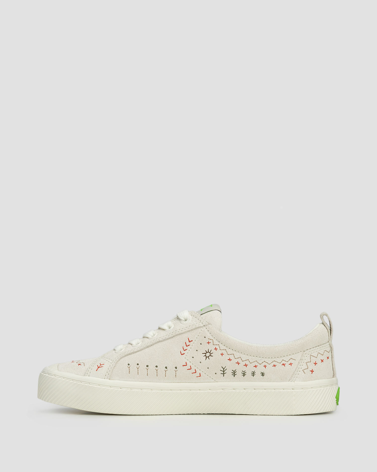 Kožené semišové trampky Cariuma OCA Suede Smoke White Embroidered