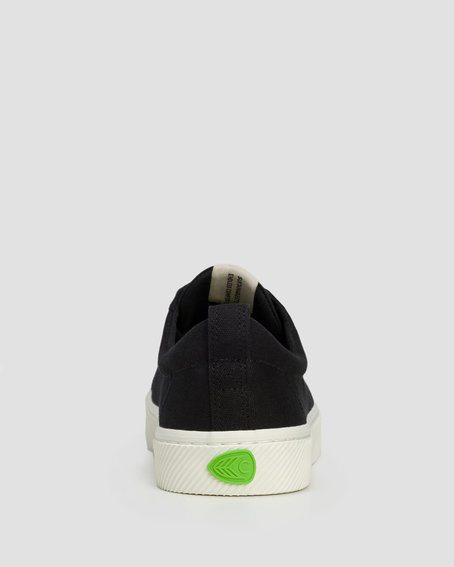 Scarpe da ginnastica da uomo Cariuma OCA Low Black Canvas