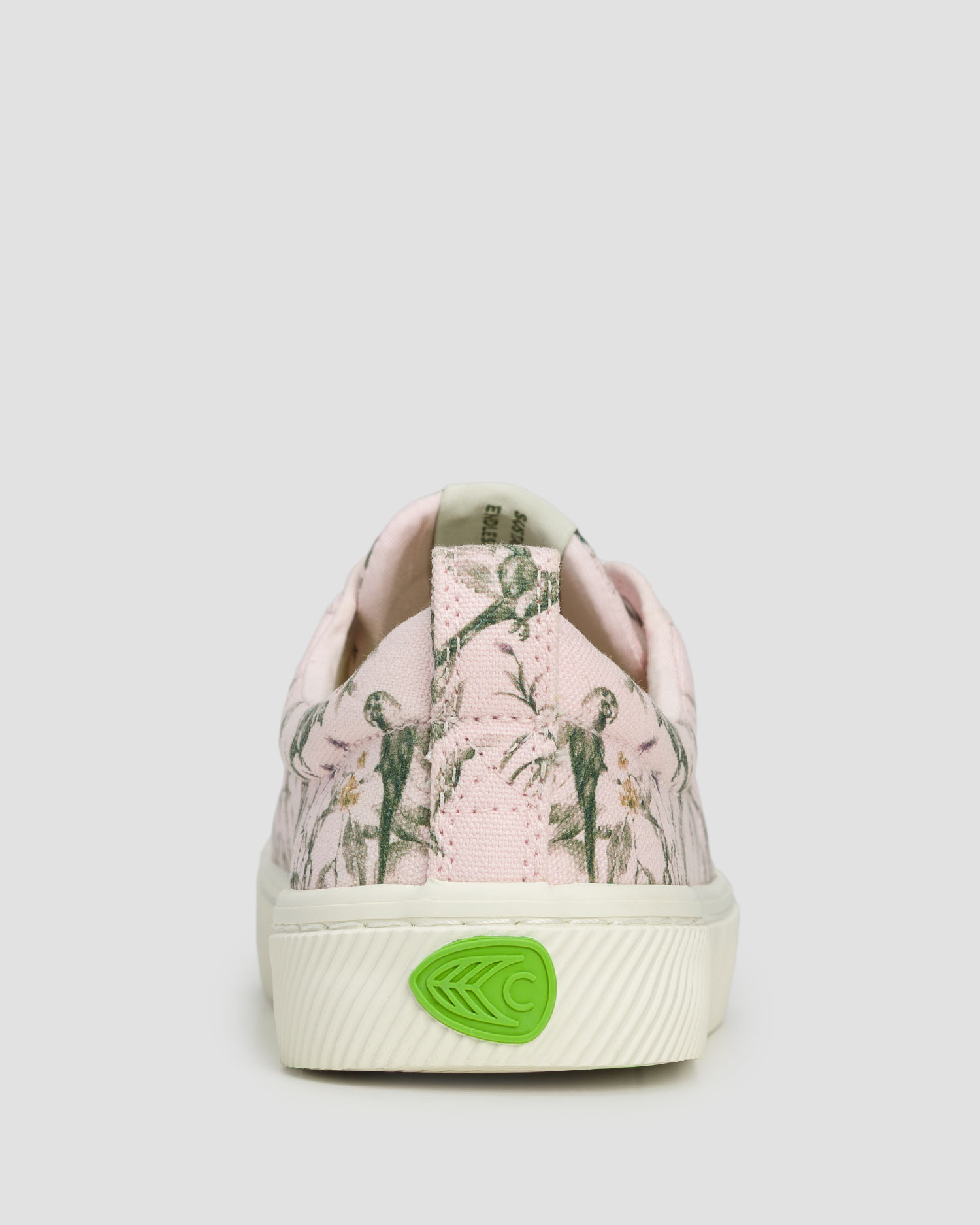 Teniși pentru femei Cariuma OCA Low Canvas Pale Lilac Parrot Print