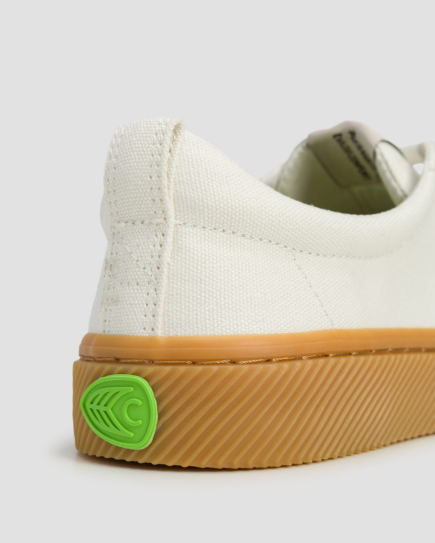 Teniși Cariuma OCA Low Gum Off-White Canvas