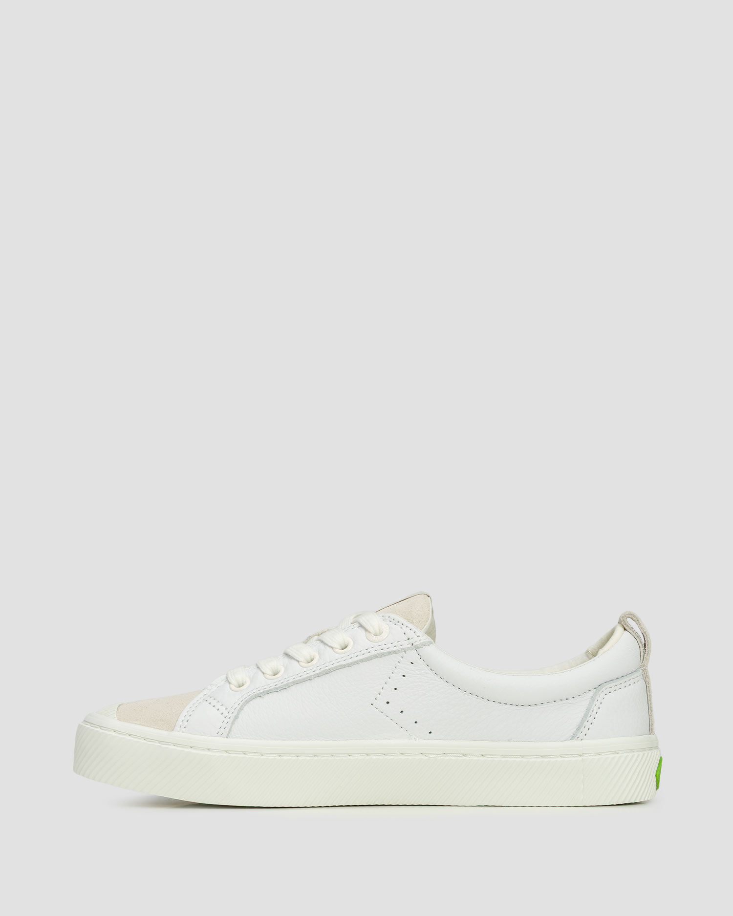 Adidași pentru femei Cariuma OCA Low White Premium Leather Vintage White Suede