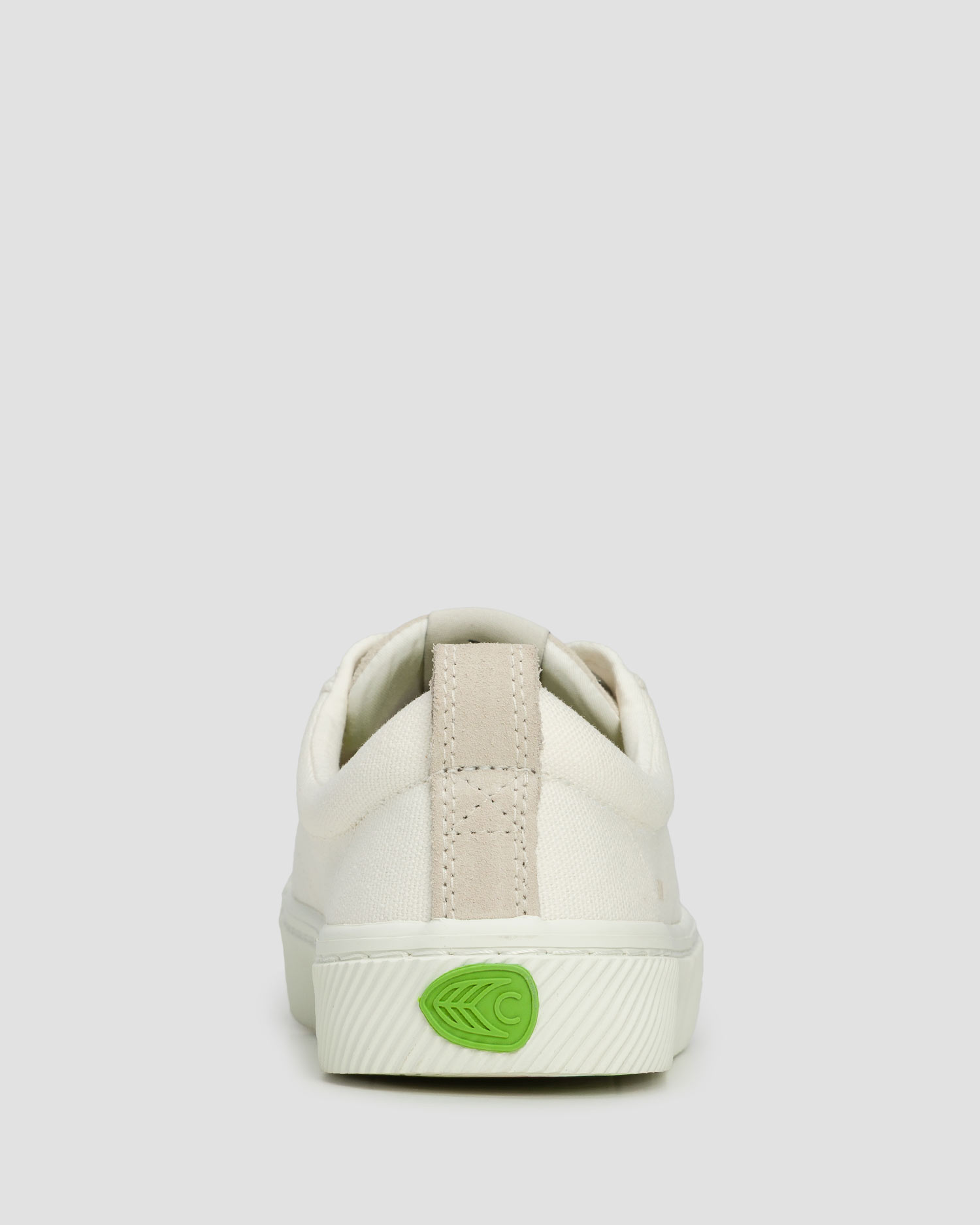 Adidași pentru femei Cariuma OCA Low Off-White Canvas Suede