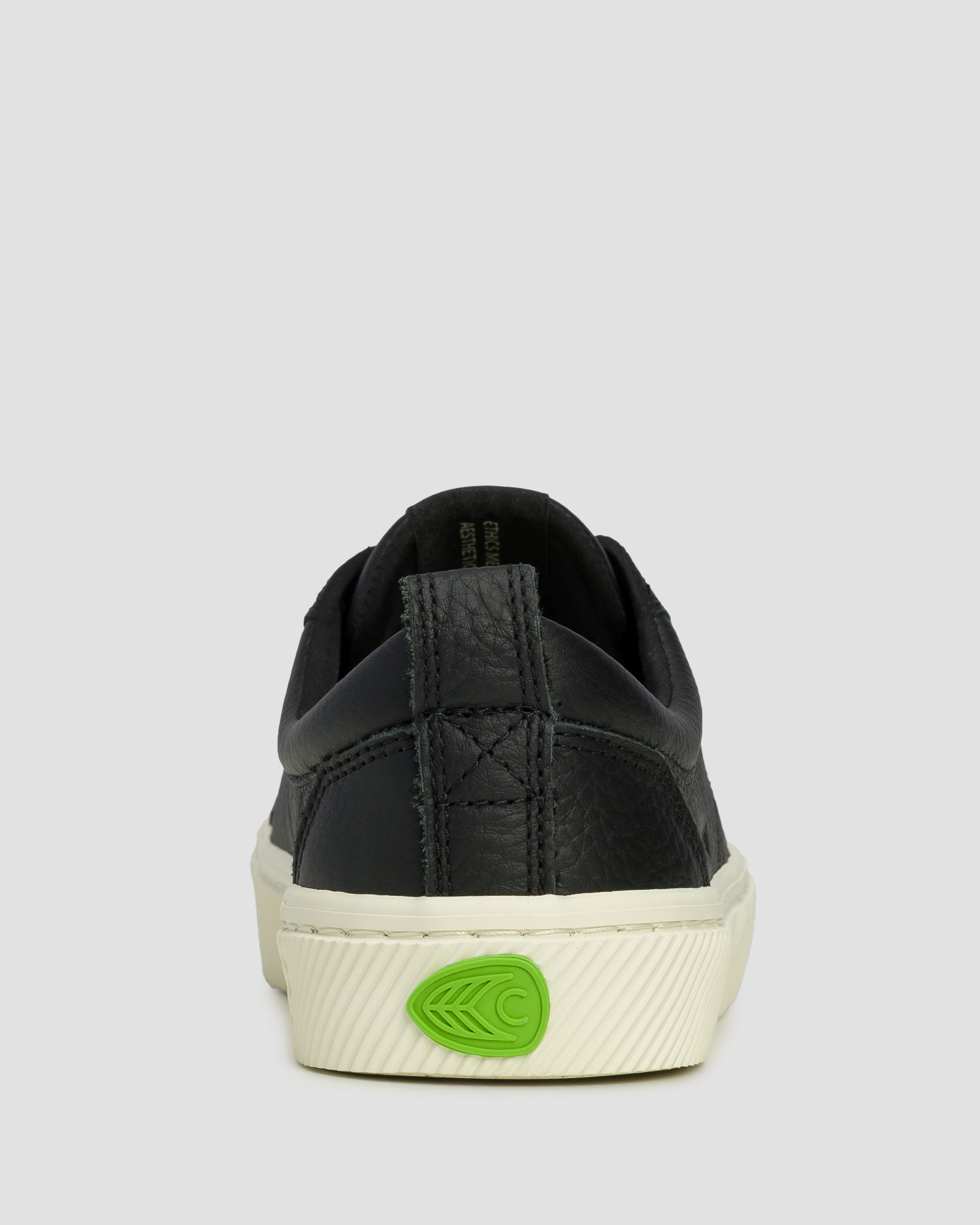 Adidași din piele Cariuma OCA Low Black Premium Leather Unisex