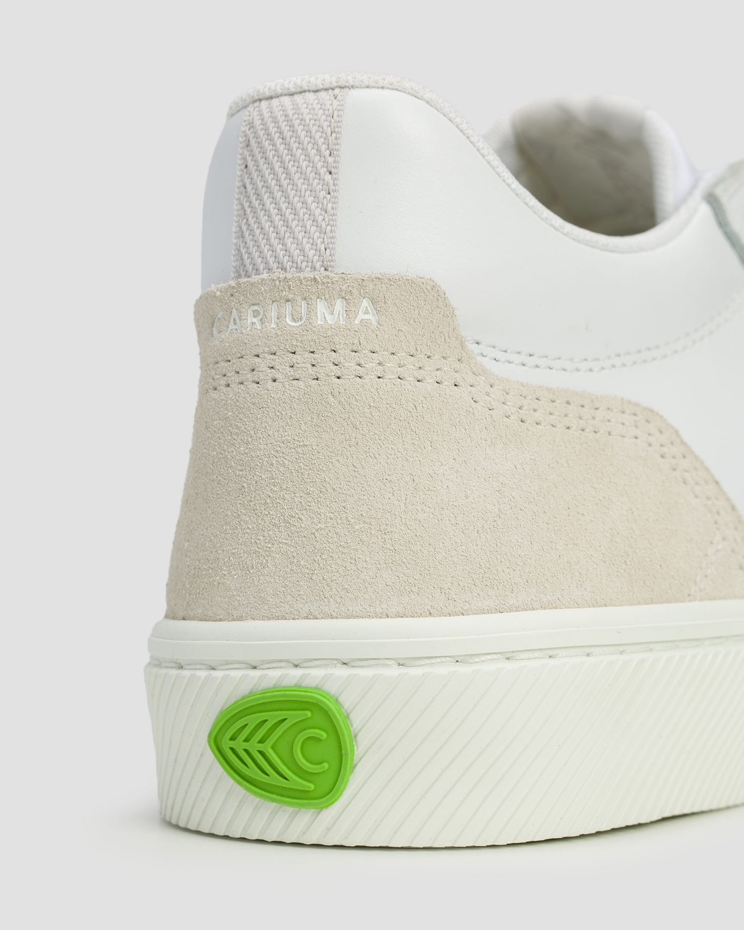 Sneakers in pelle Cariuma Valley White Leather Suede Unisex