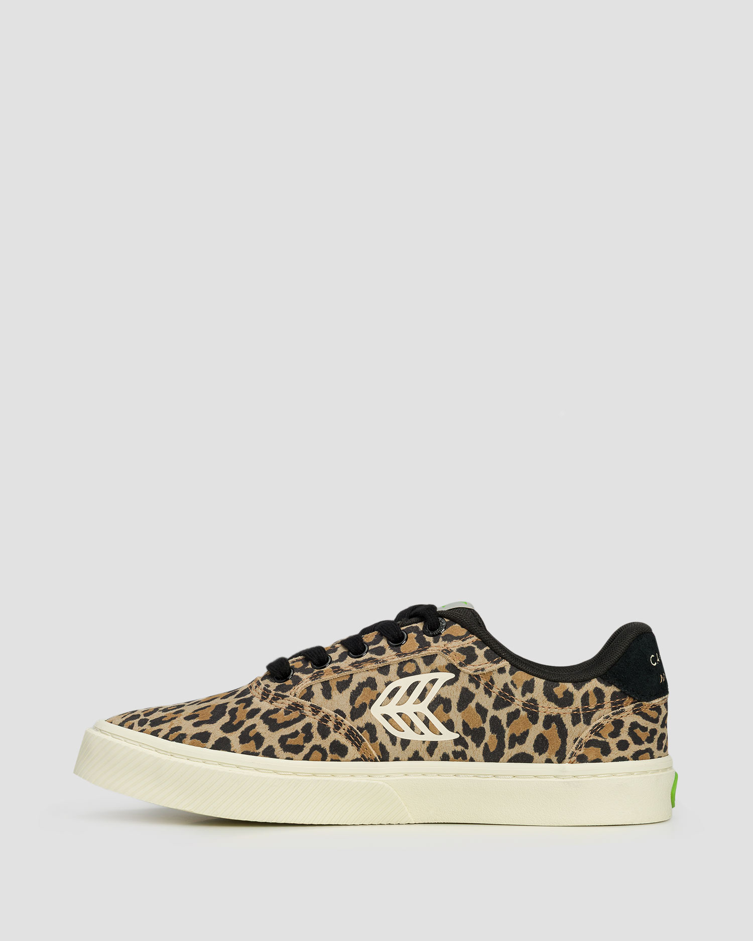 Adidași din piele de căprioară pentru femei Cariuma Naioca Leopard Print Suede