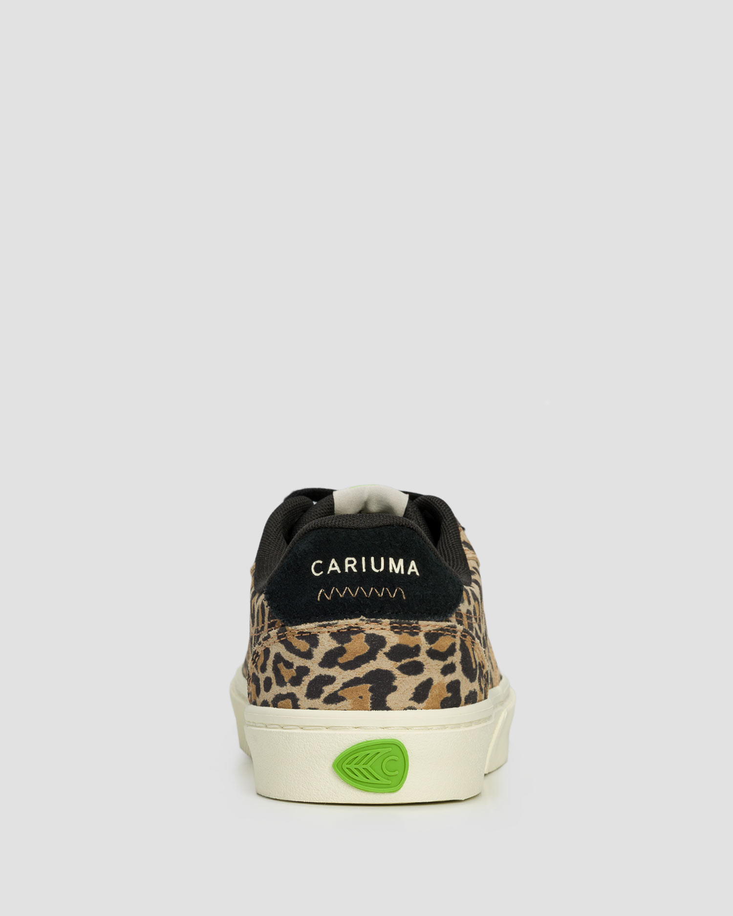 Adidași din piele de căprioară pentru femei Cariuma Naioca Leopard Print Suede