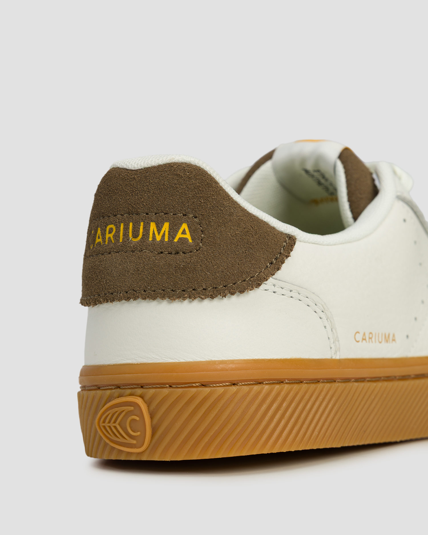 Kožené tenisky Cariuma TOCA Pebbled Leather Gum White Suede Plaza Taupe Dark Khaki