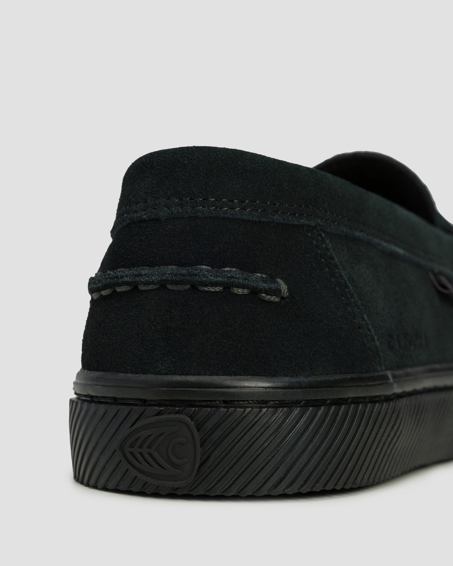 Pantofi laofers din piele de căprioară pentru femei Cariuma Caju Loafer All Black Suede