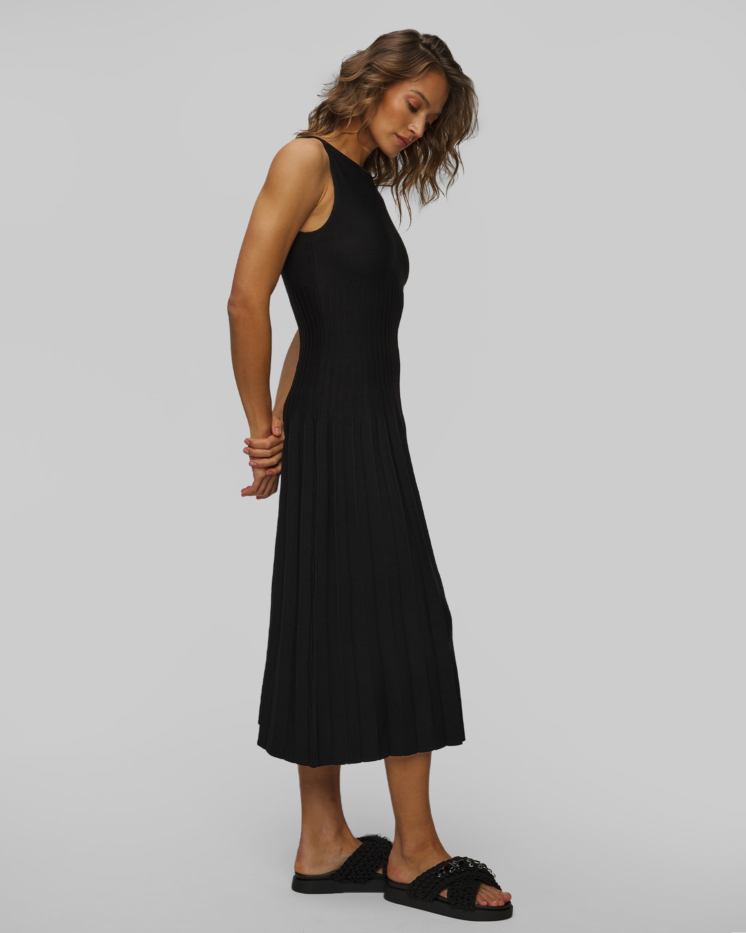 Midi šaty s viskózou Staud Elyse