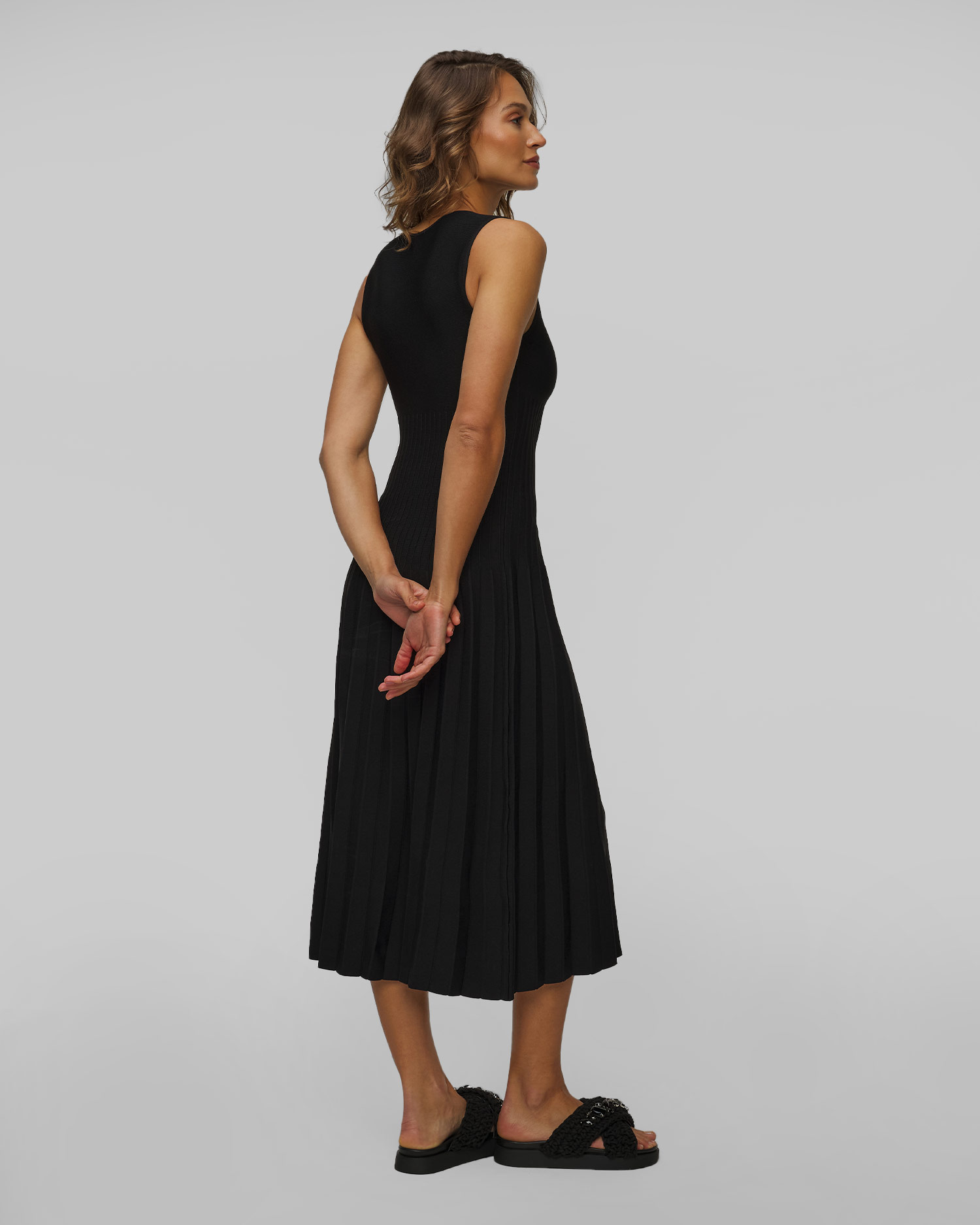 Midi šaty s viskózou Staud Elyse