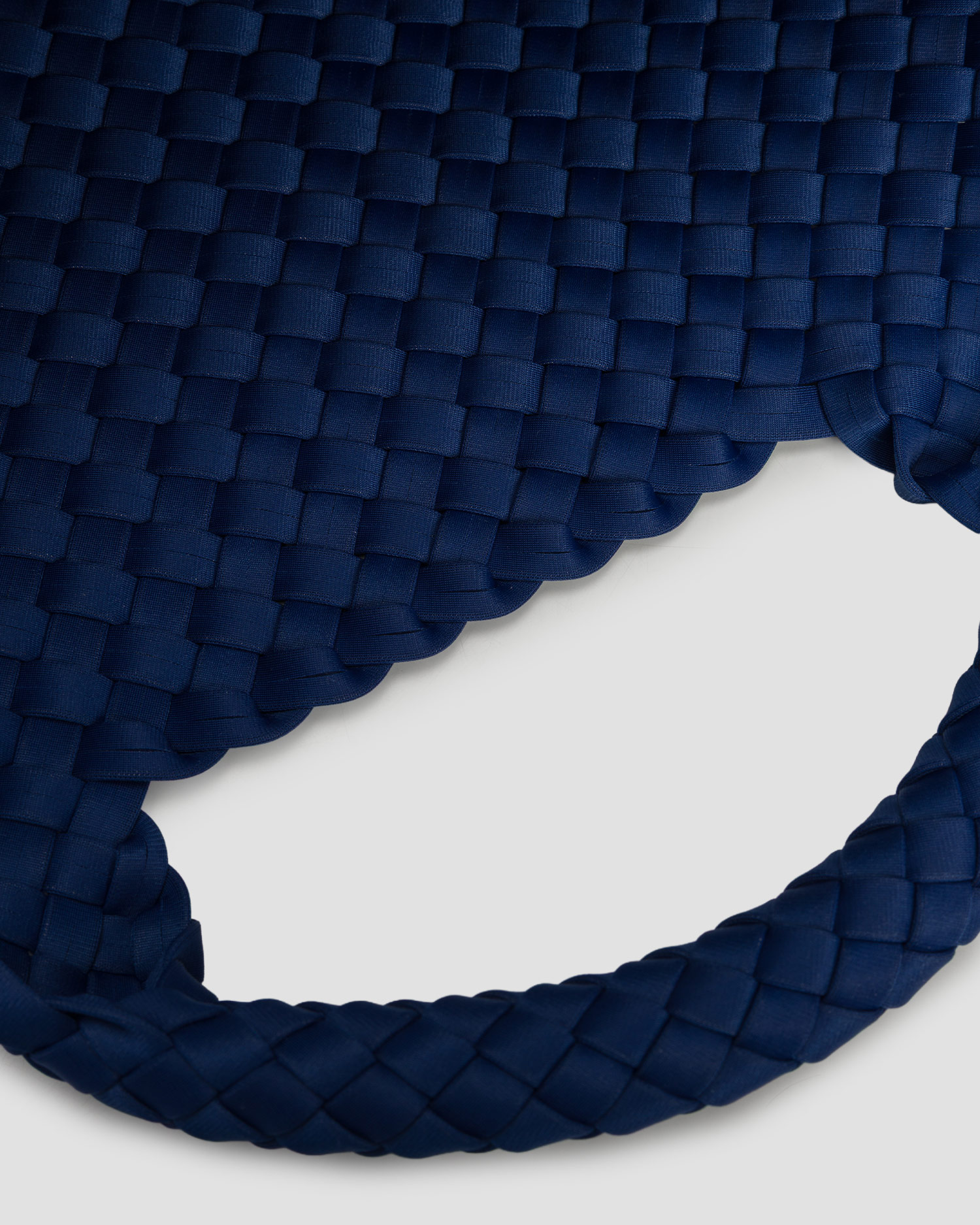 Naghedi St Barths Small Tote Handgewebte Tasche in Blau