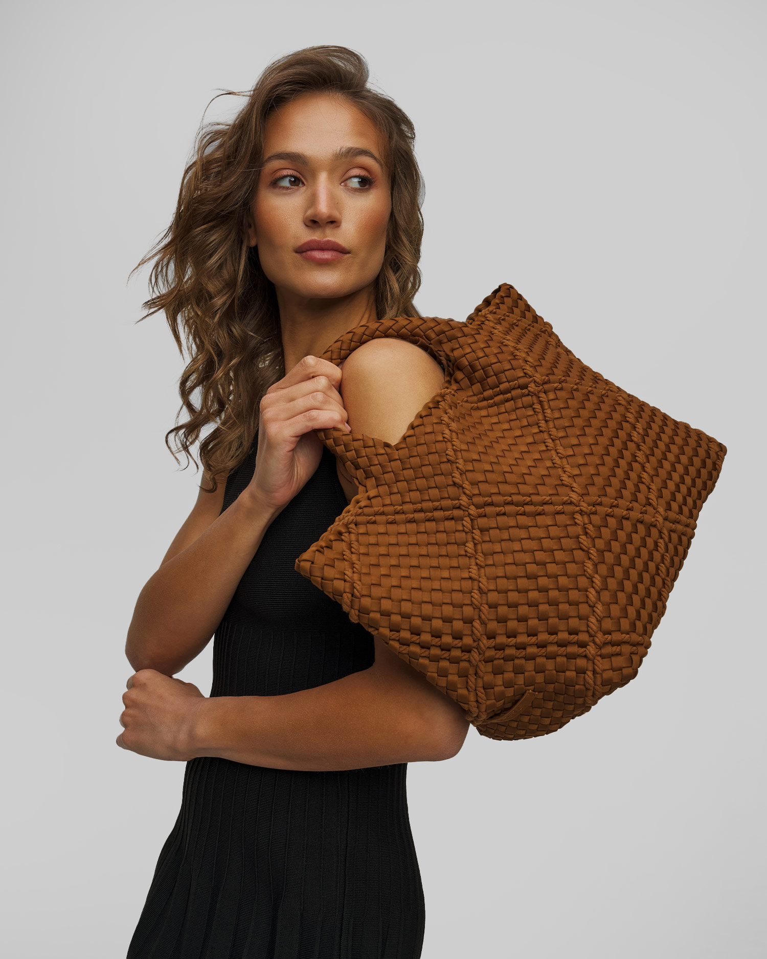 Borsa intrecciata a mano da donna Naghedi St Barths Medium Tote